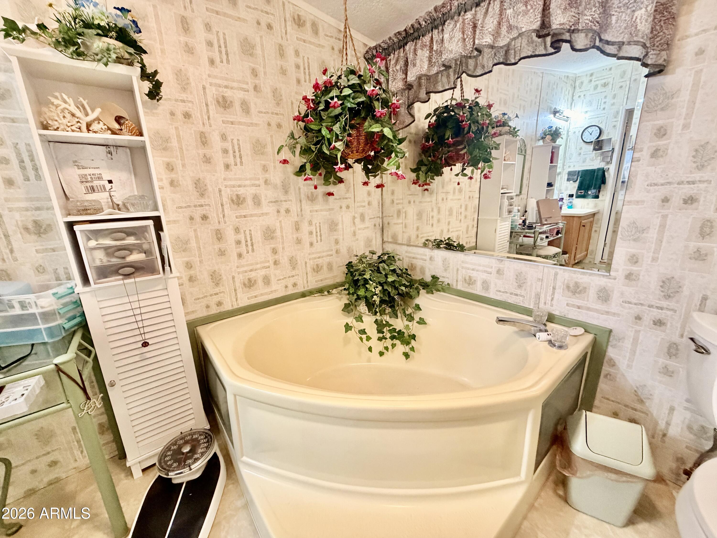 10547 N BATTLEFORD Drive