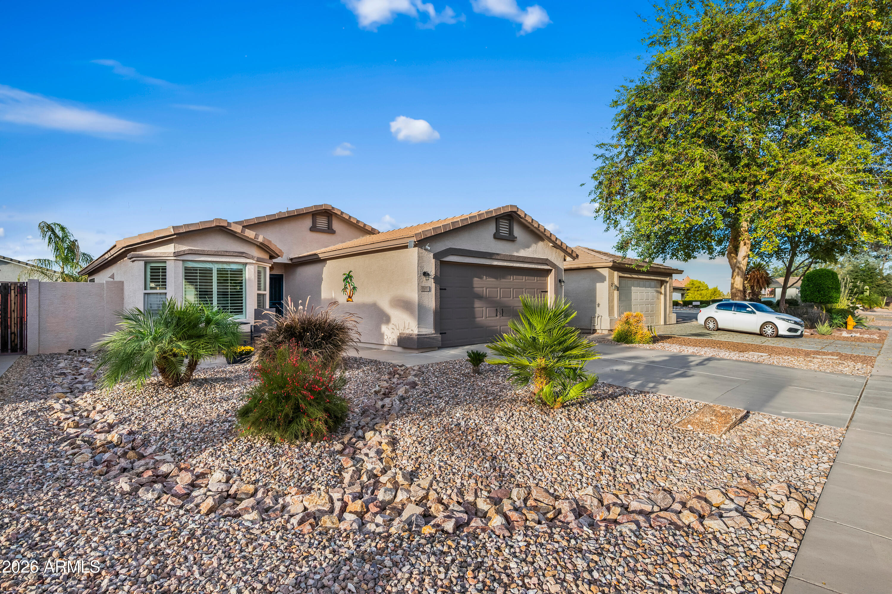 3590 E GLENEAGLE Place