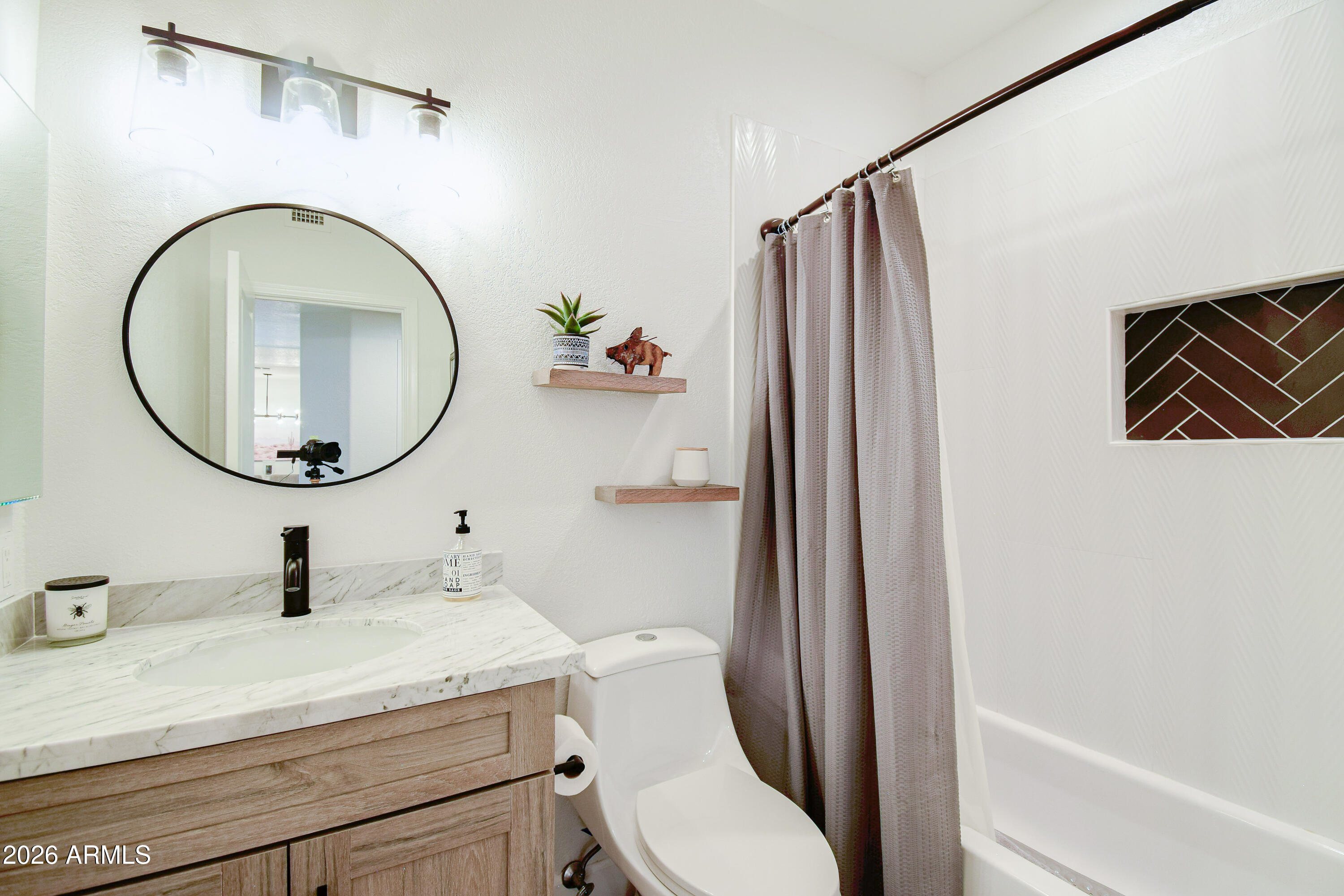 15221 N CLUBGATE Drive 2023