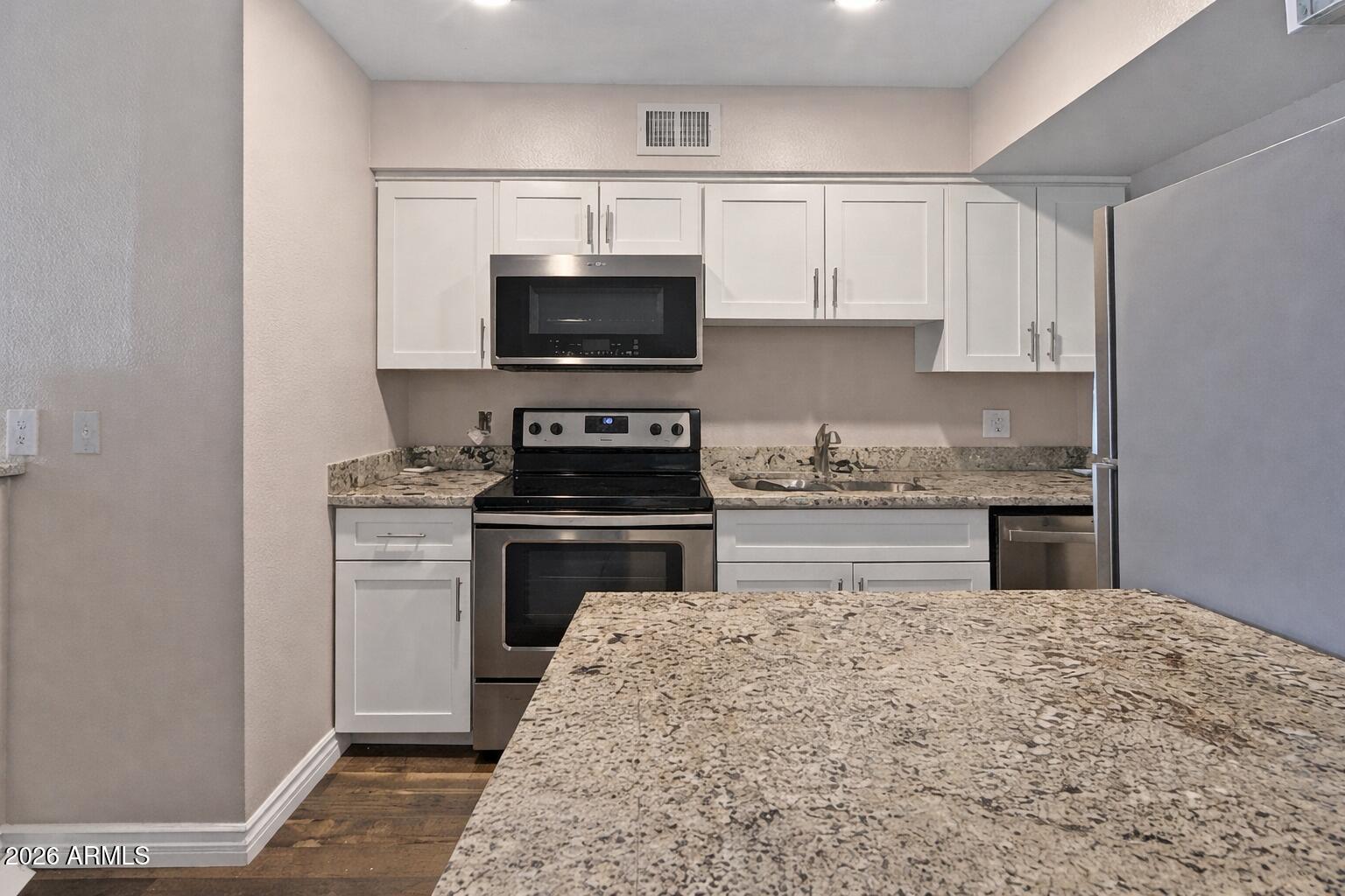 4410 N LONGVIEW Avenue 208