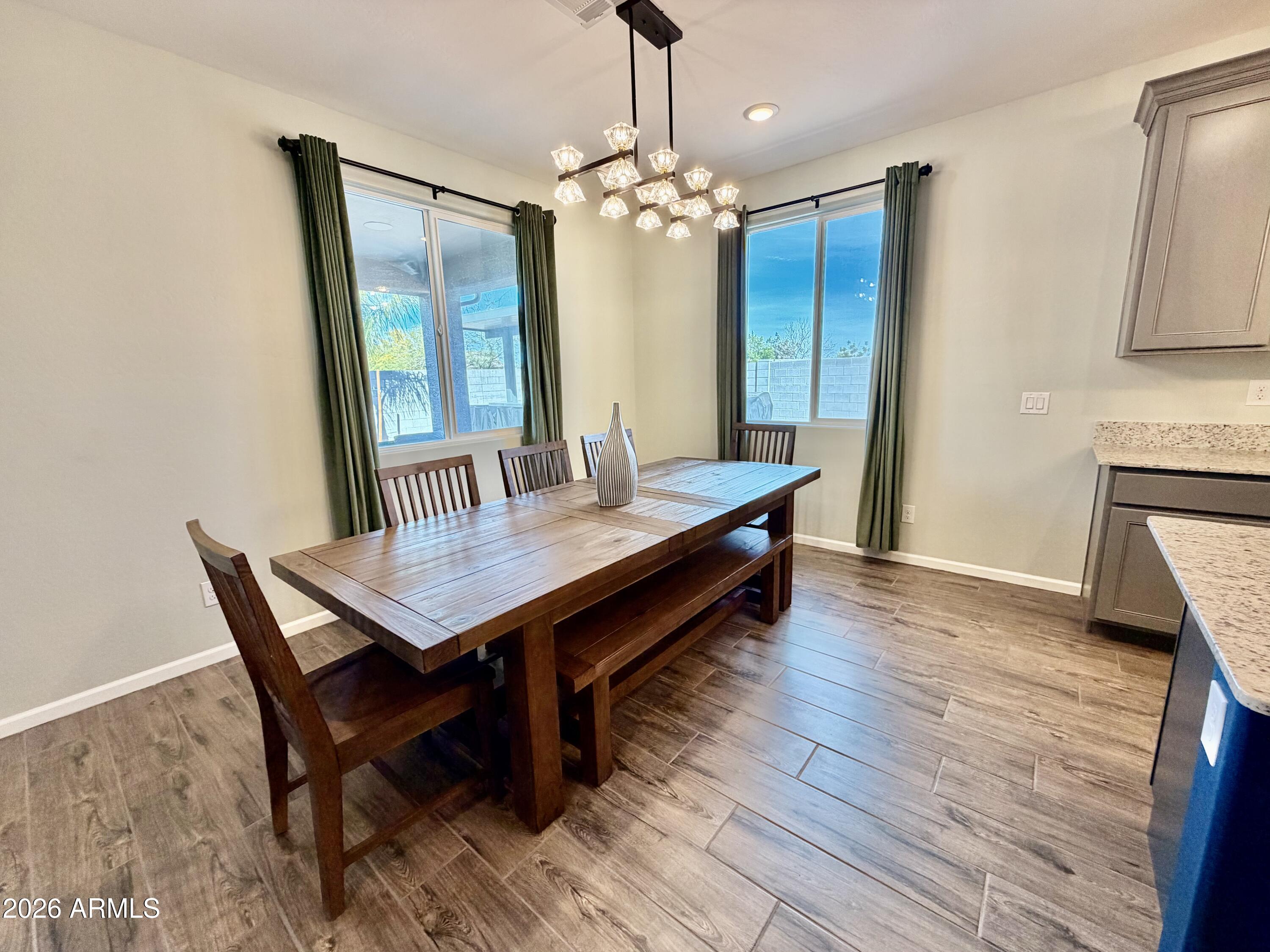 1194 E RIVERTON Place