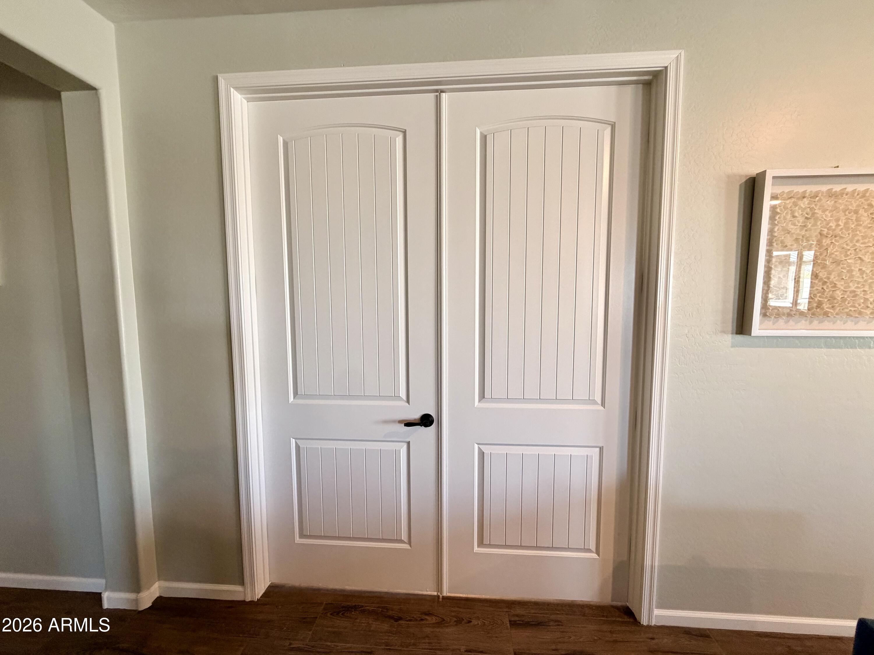 1194 E RIVERTON Place