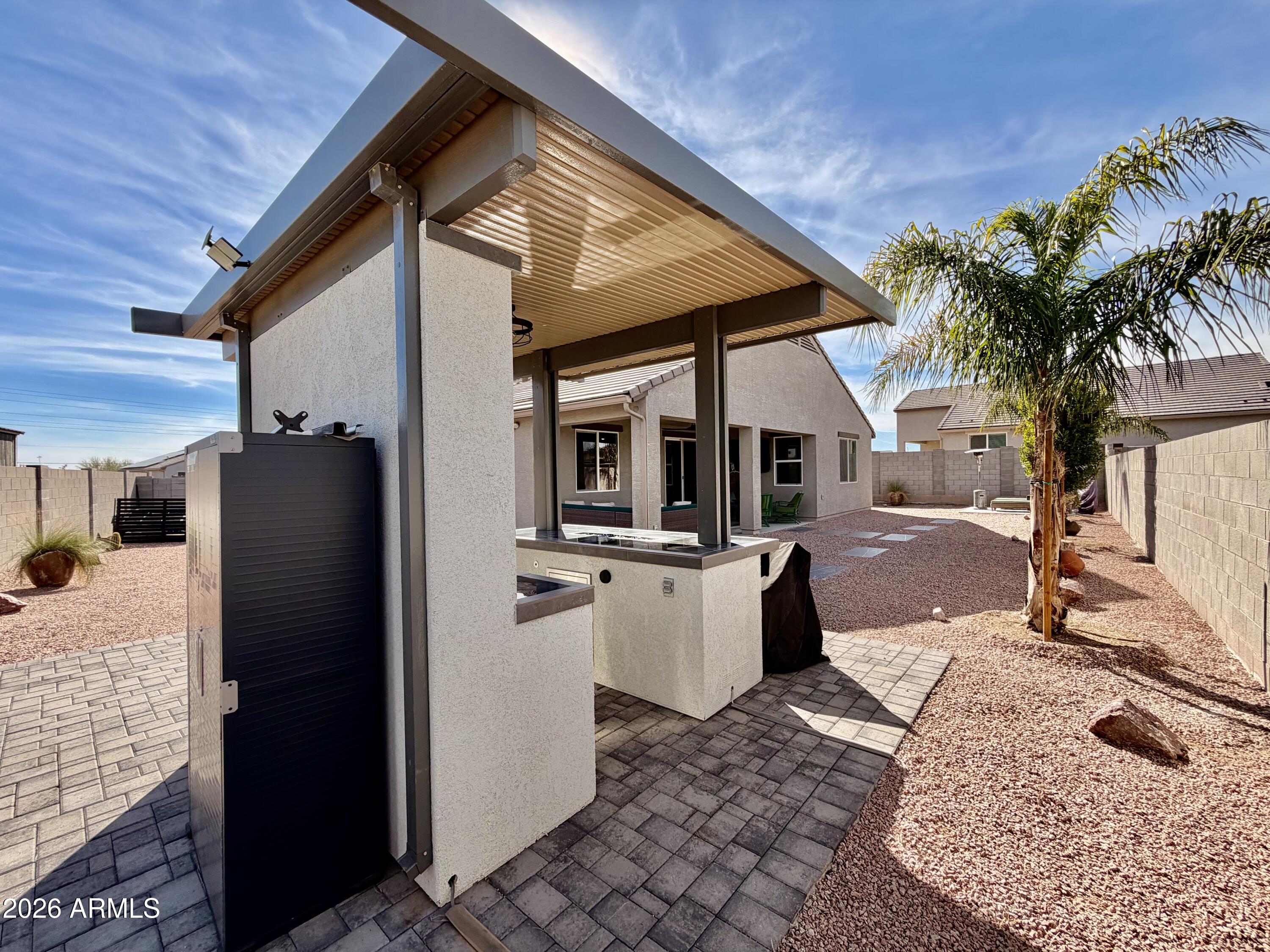 1194 E RIVERTON Place