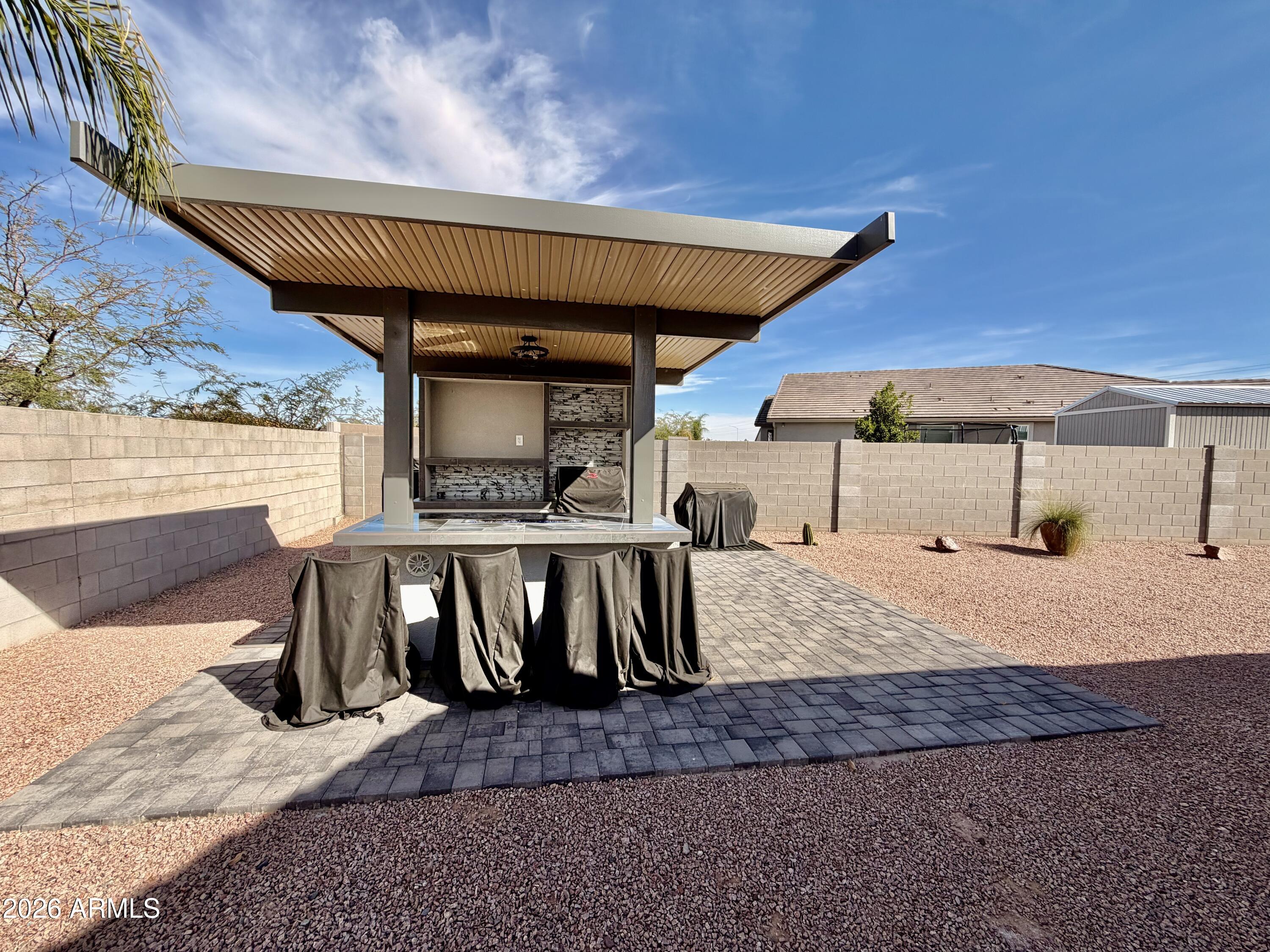 1194 E RIVERTON Place