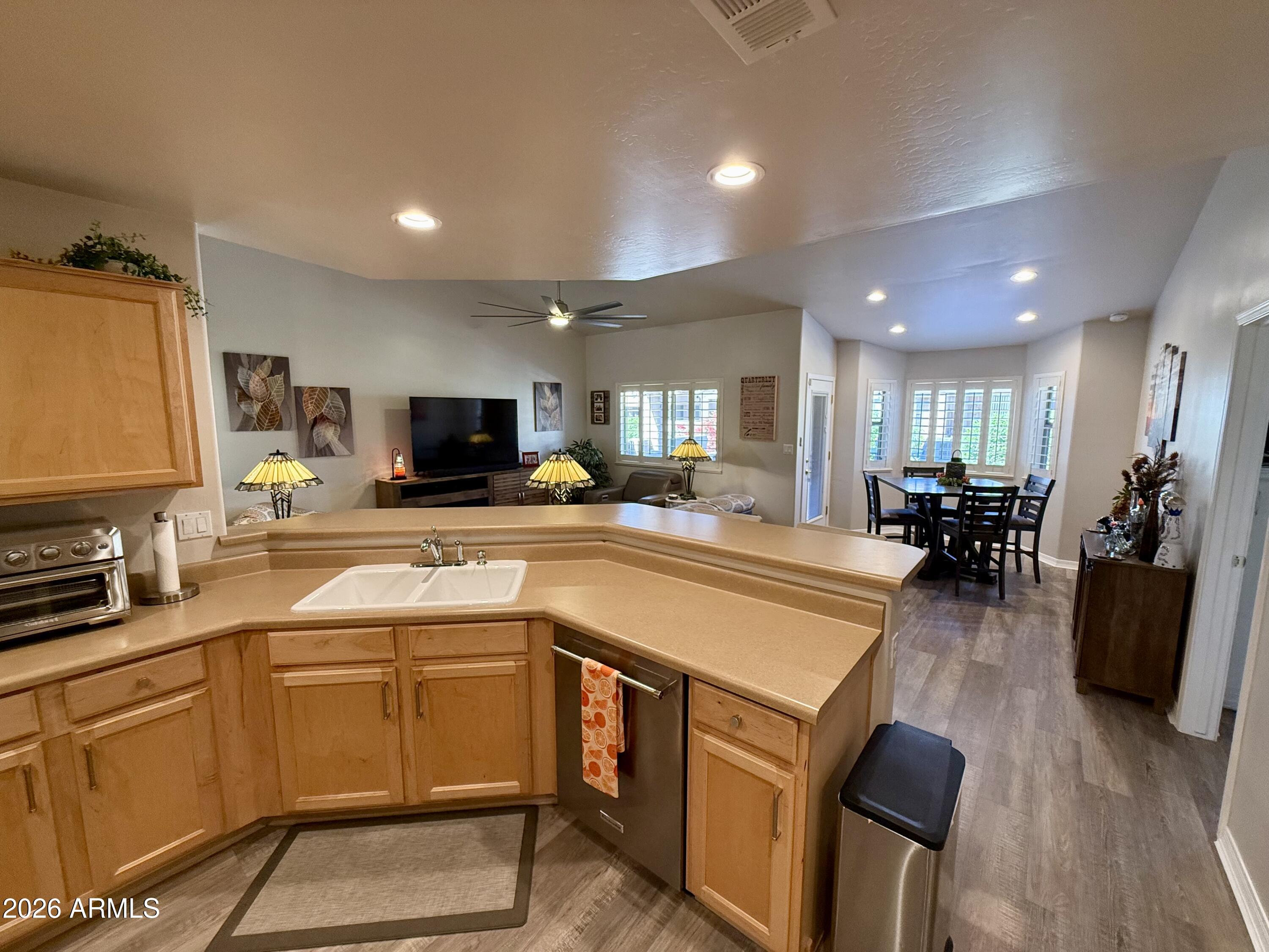 4202 E BROADWAY Road 138