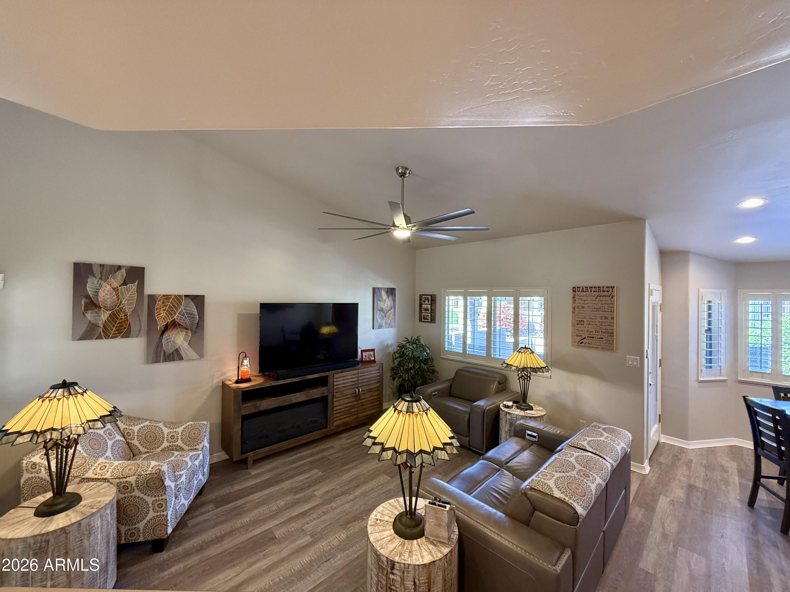 4202 E BROADWAY Road 138