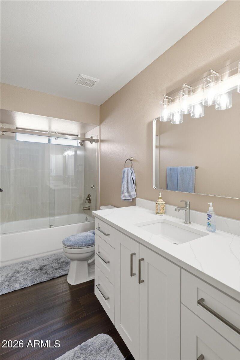 6101 E GREENWAY Lane