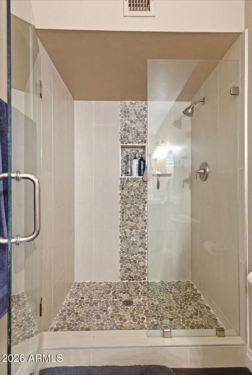 6101 E GREENWAY Lane