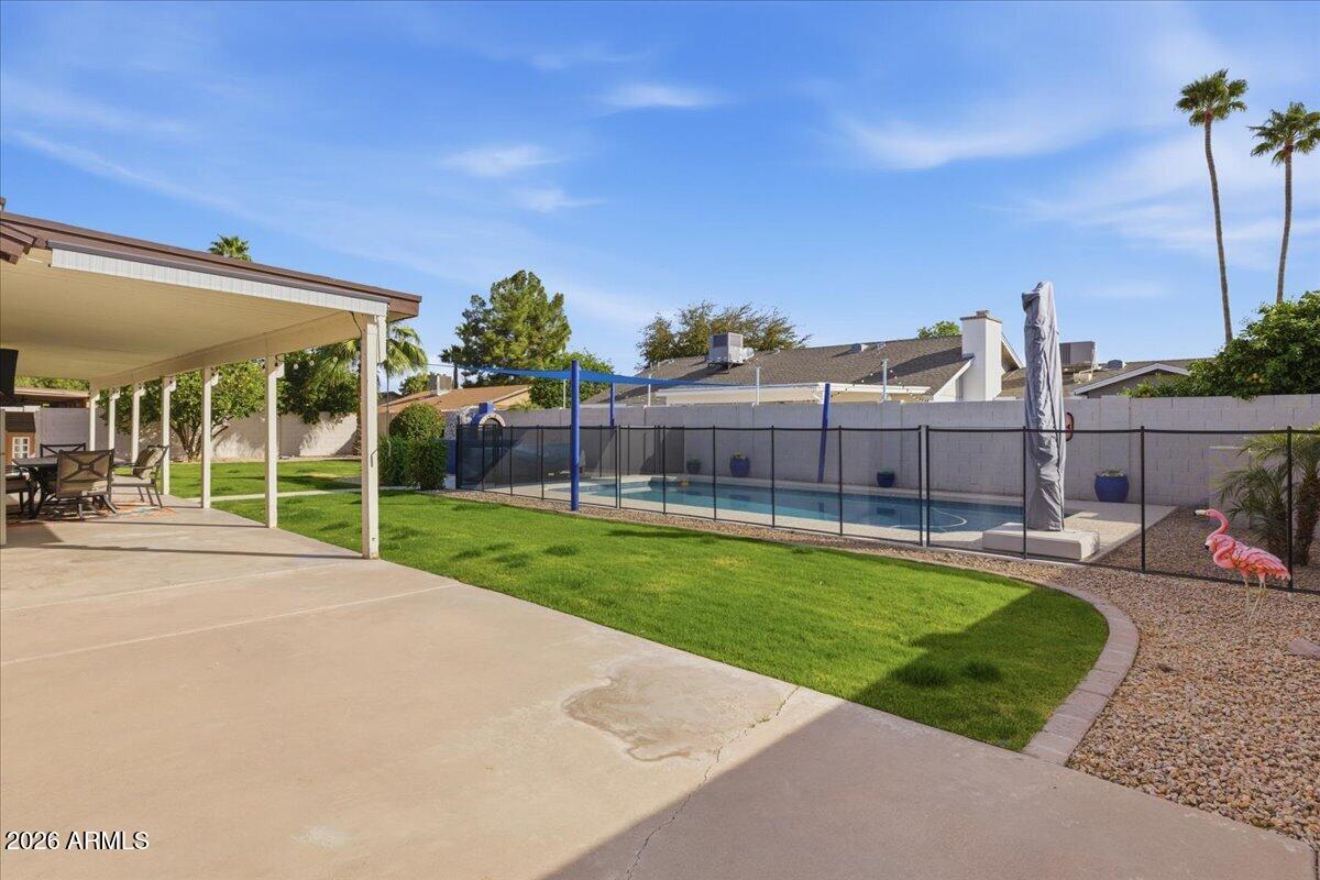 6101 E GREENWAY Lane