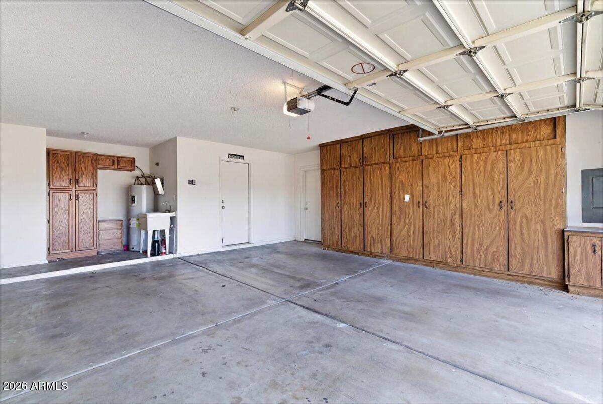 6101 E GREENWAY Lane