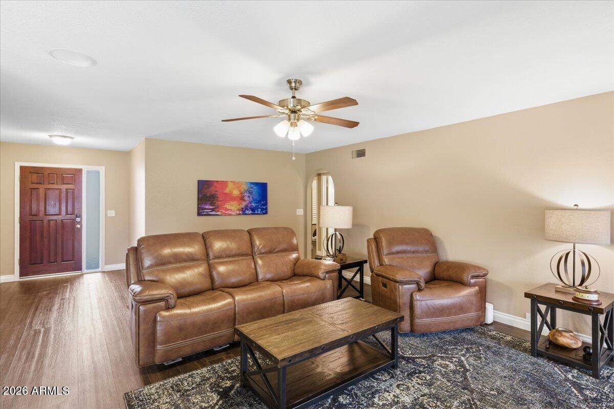 6101 E GREENWAY Lane