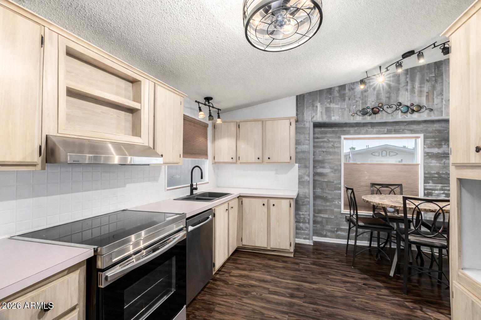 834 S Meridian Road 77