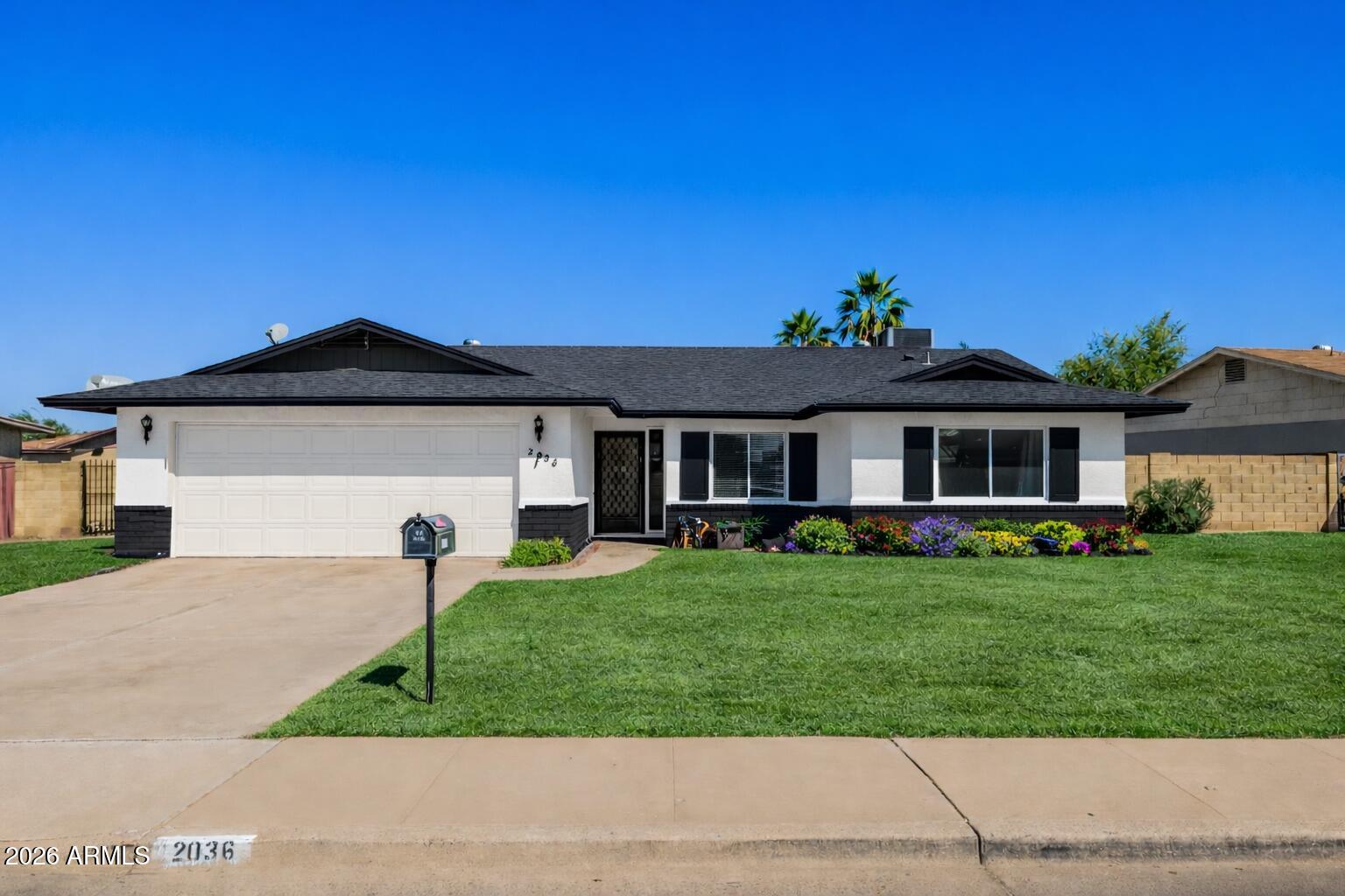 2036 E MARILYN Avenue