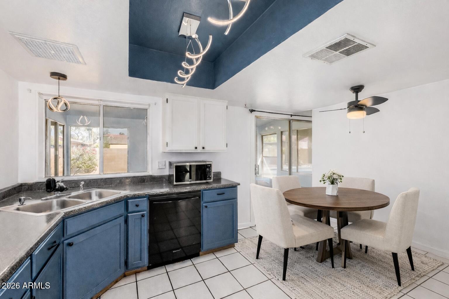 2036 E MARILYN Avenue