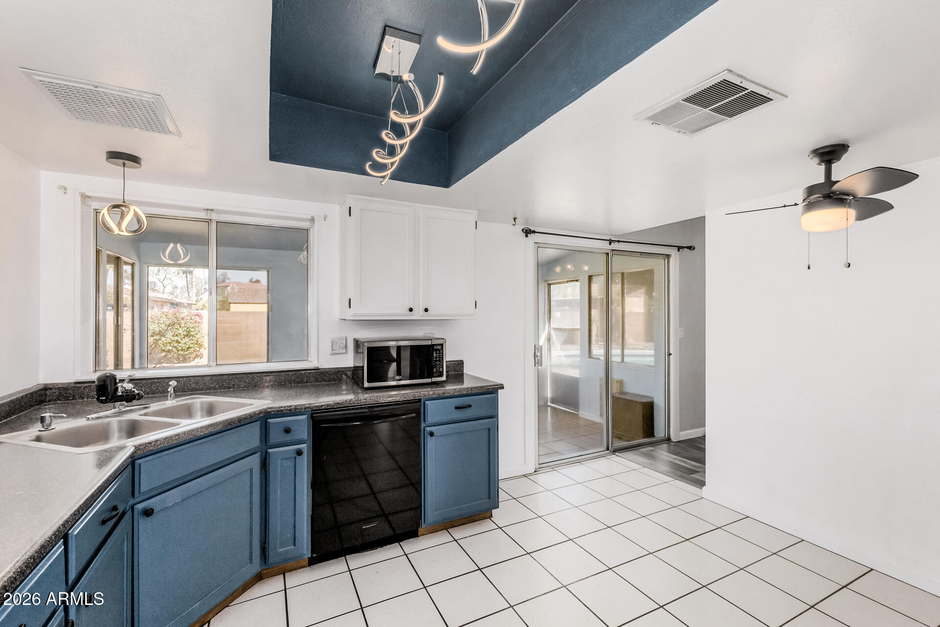 2036 E MARILYN Avenue