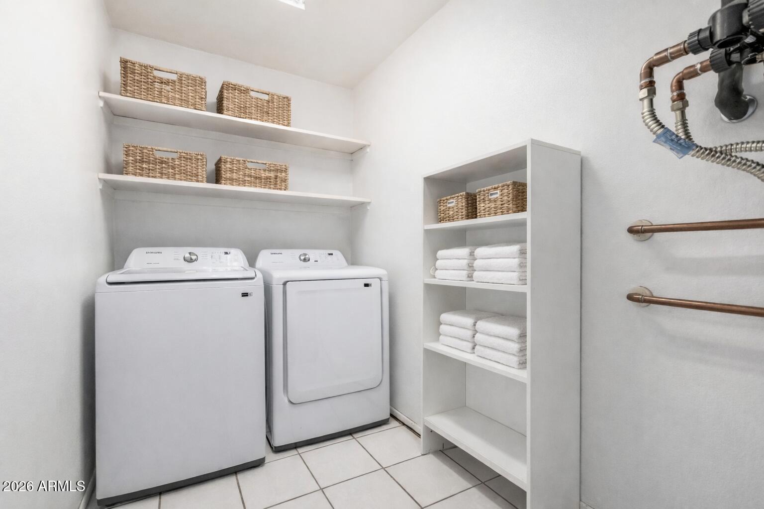 2036 E MARILYN Avenue