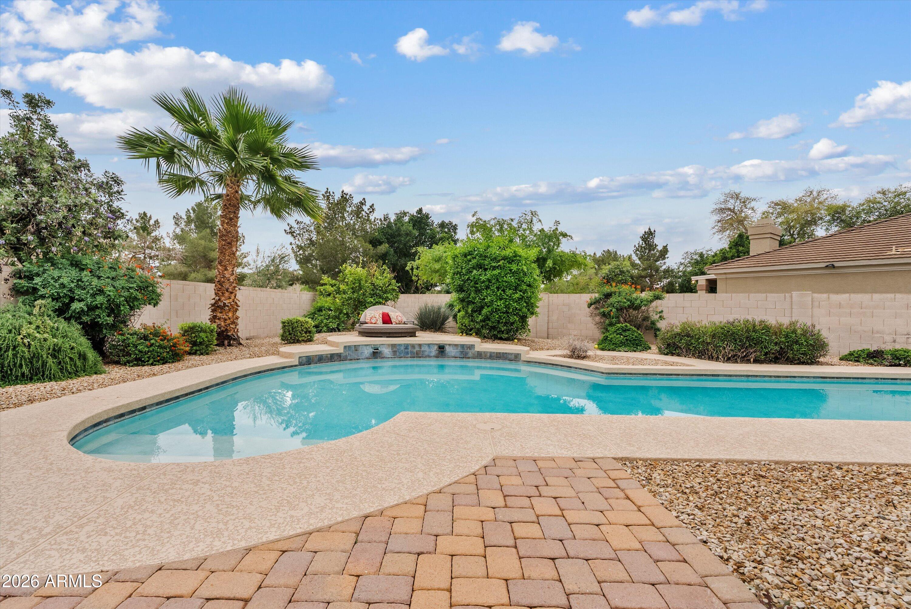 1515 E SARATOGA Court