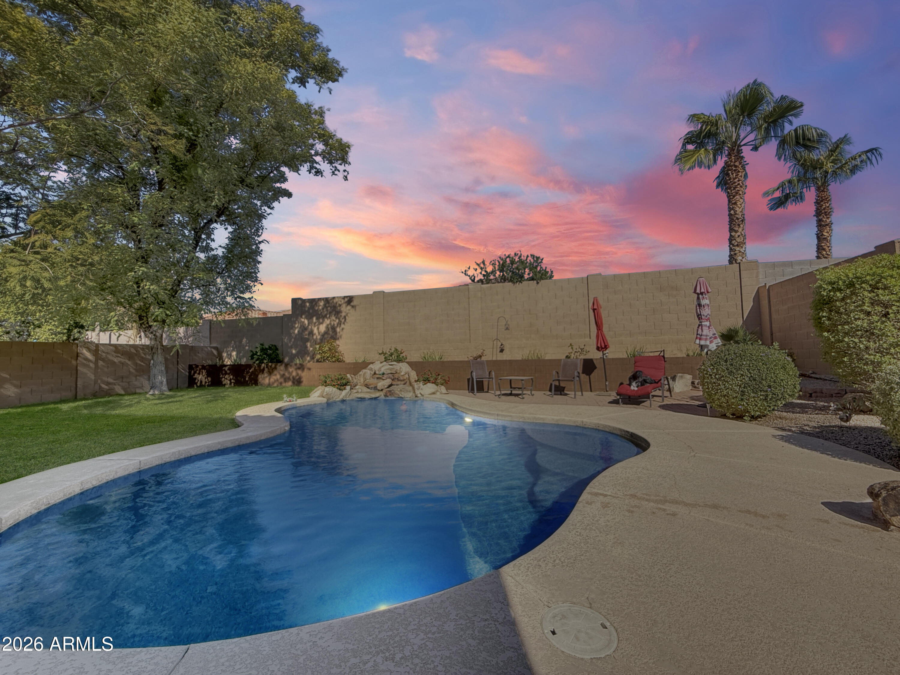 10562 W VIA DEL SOL