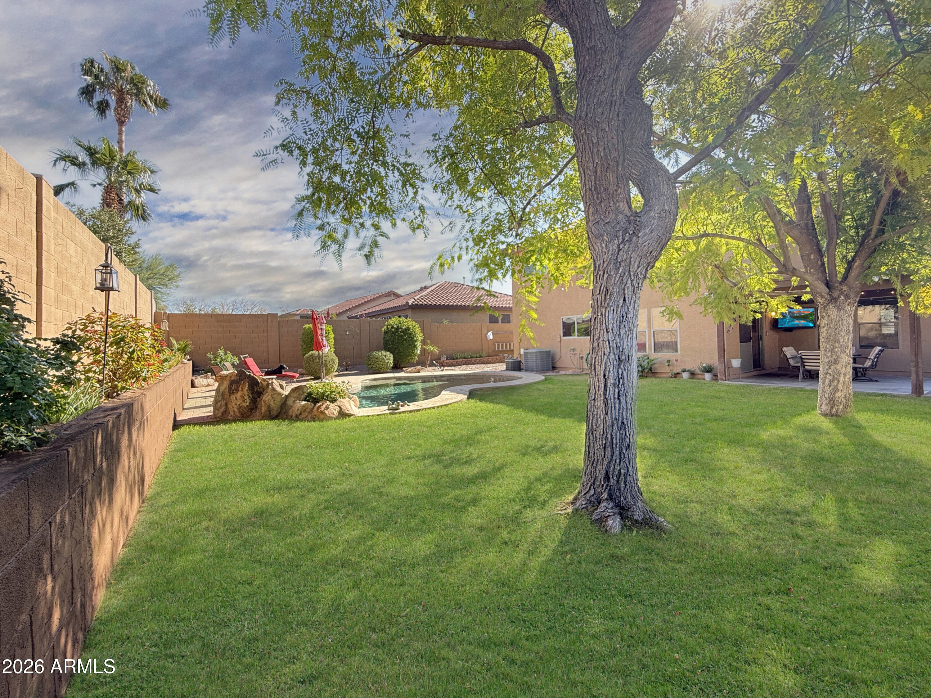 10562 W VIA DEL SOL