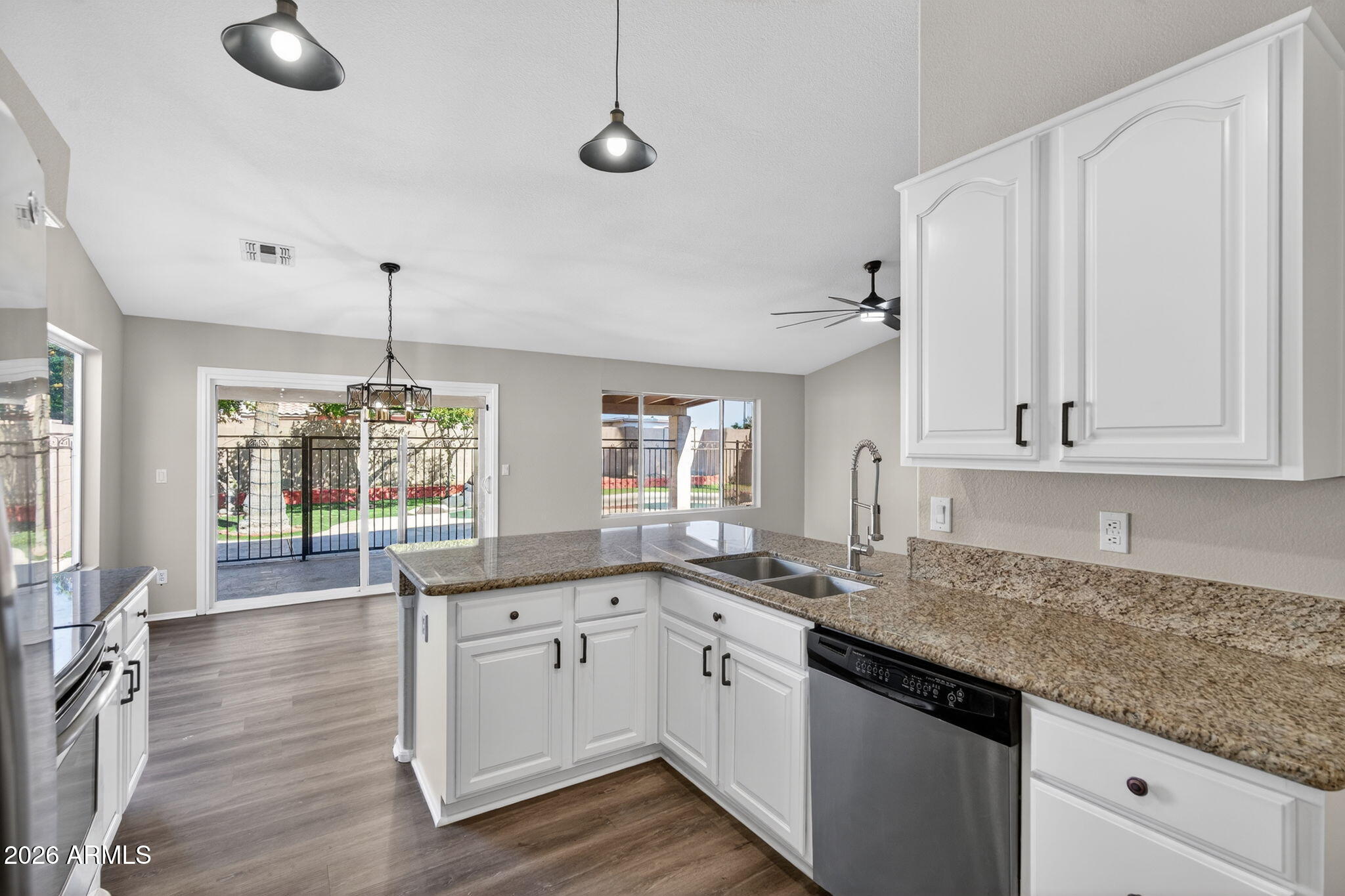 1304 W BLUEFIELD Avenue