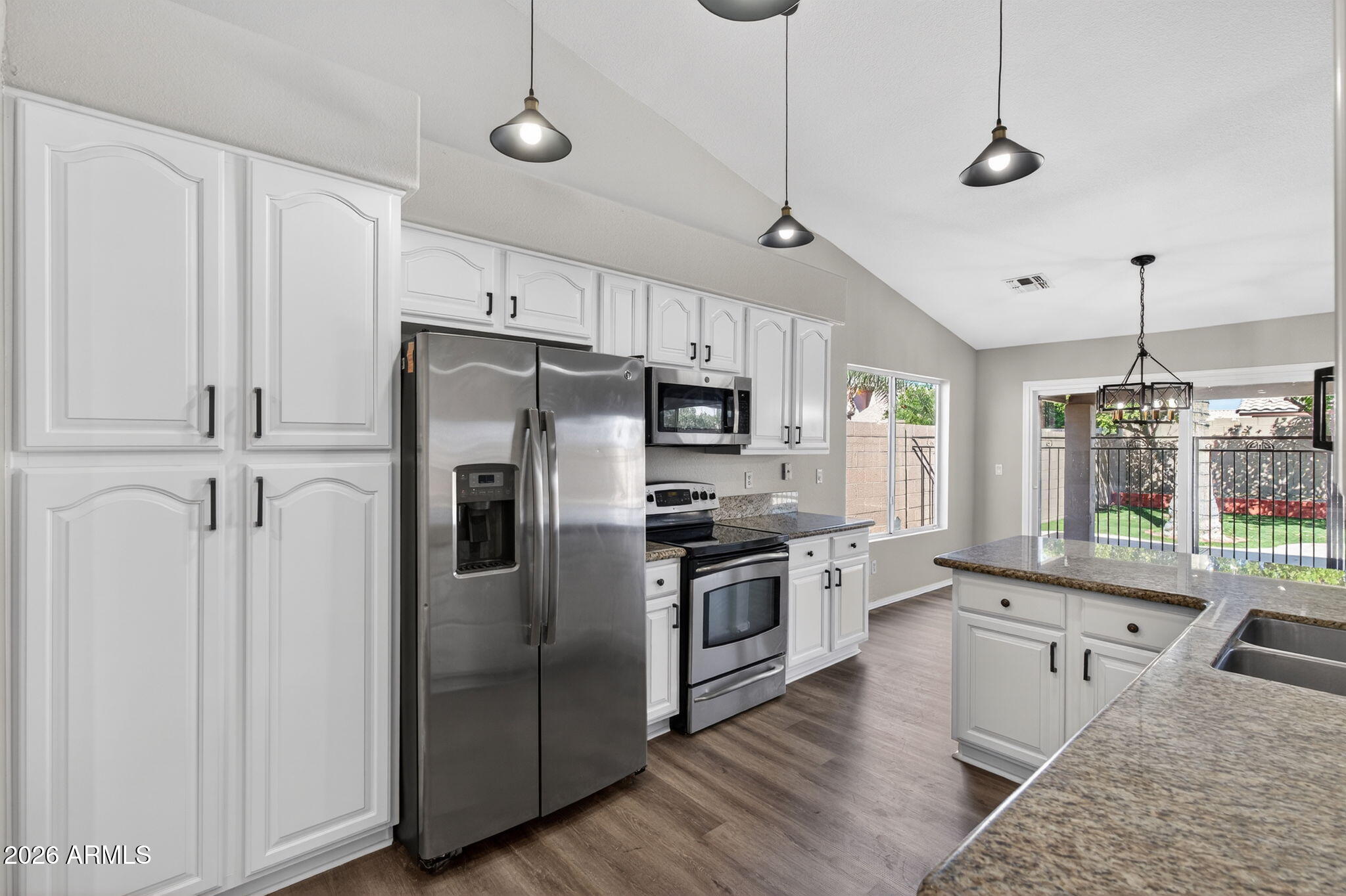 1304 W BLUEFIELD Avenue