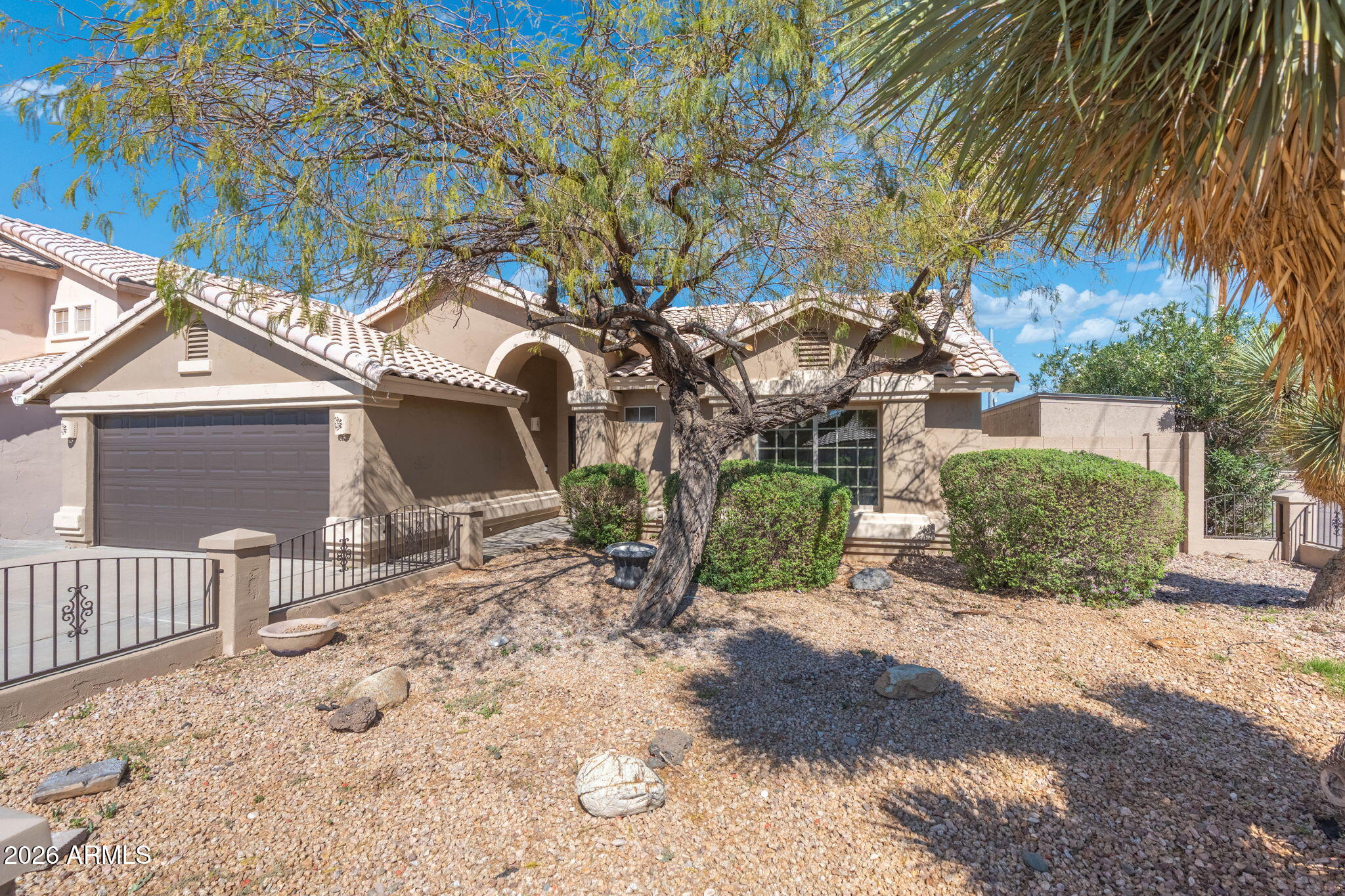 1304 W BLUEFIELD Avenue