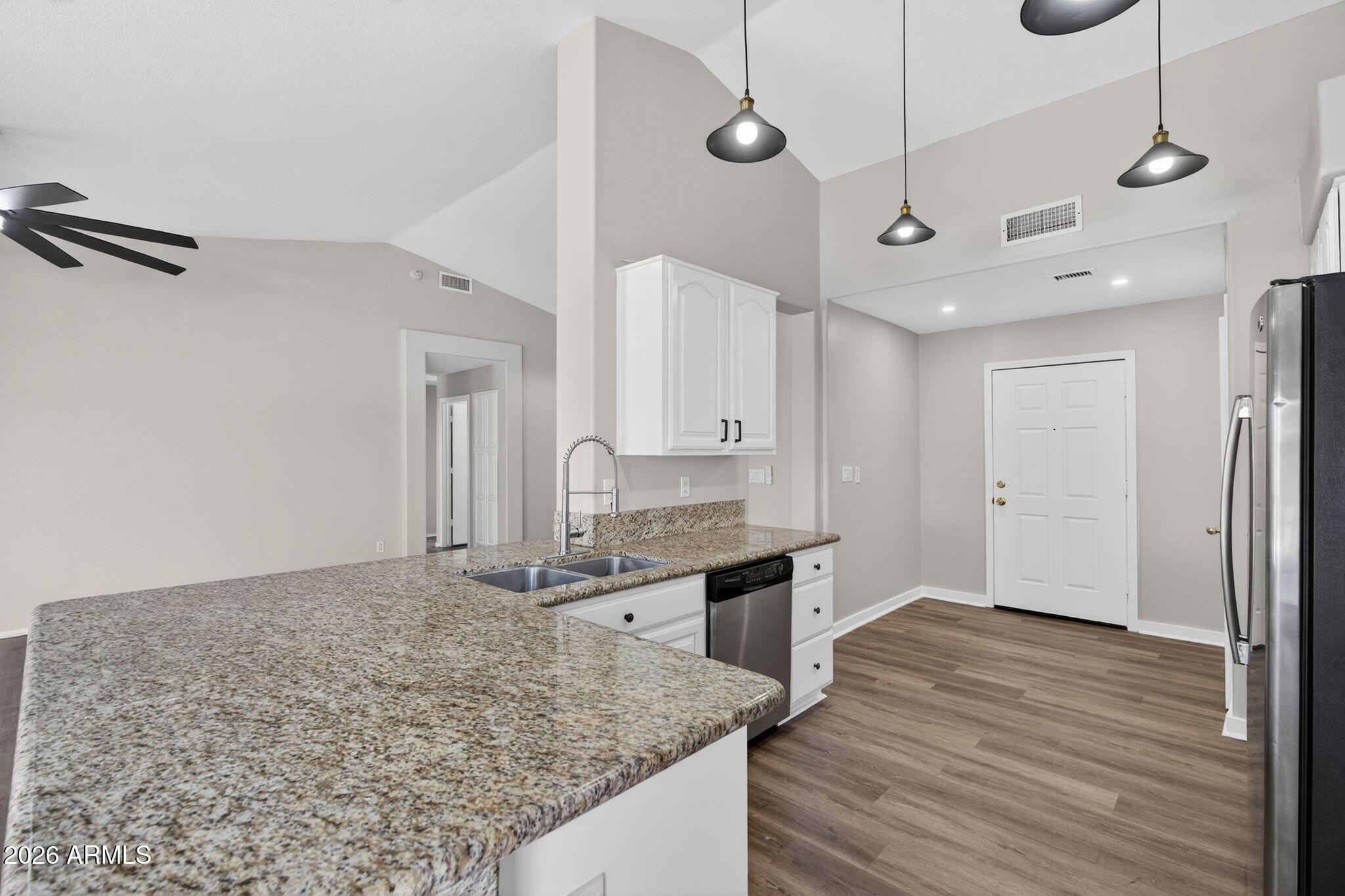 1304 W BLUEFIELD Avenue