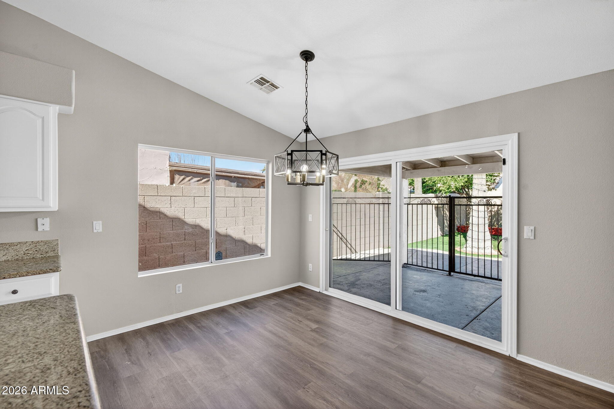 1304 W BLUEFIELD Avenue