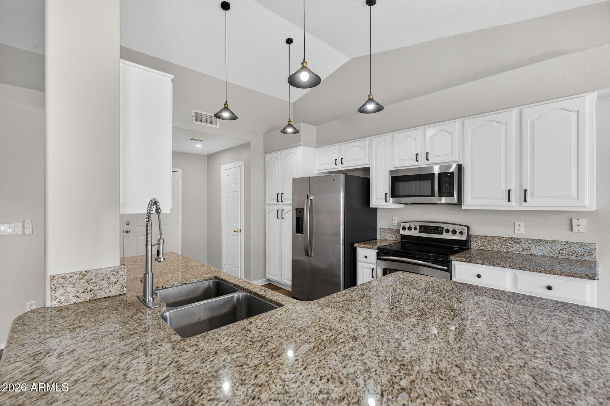 1304 W BLUEFIELD Avenue