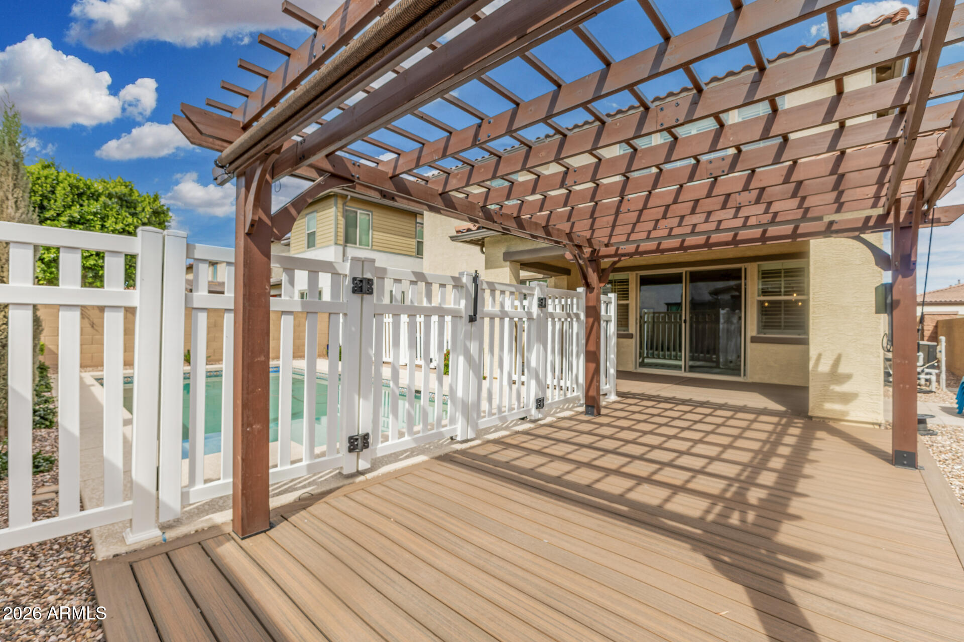 1527 W WINDHAVEN Avenue