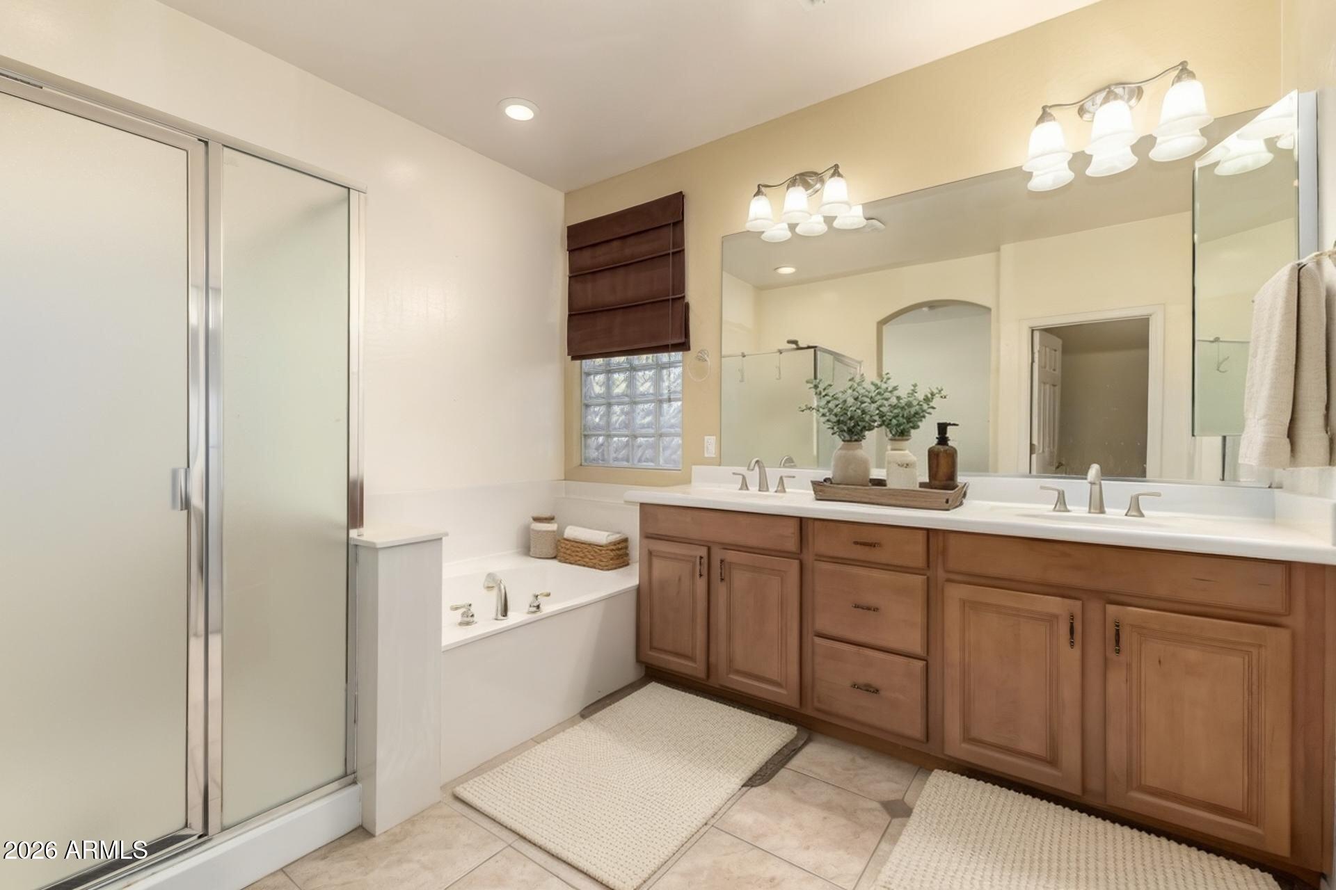 10438 E KNOWLES Avenue