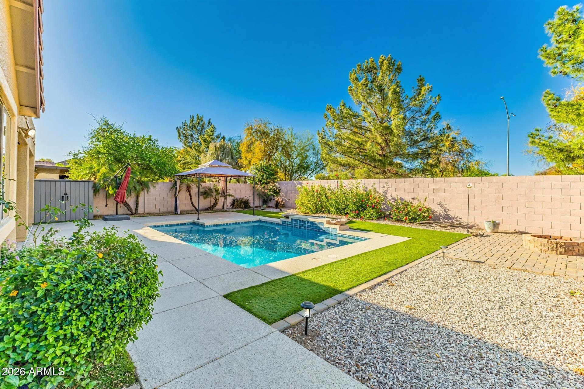 10438 E KNOWLES Avenue