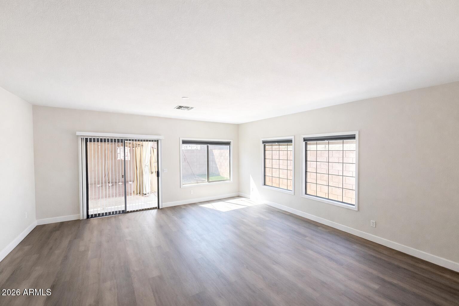 2633 E WATERVIEW Court