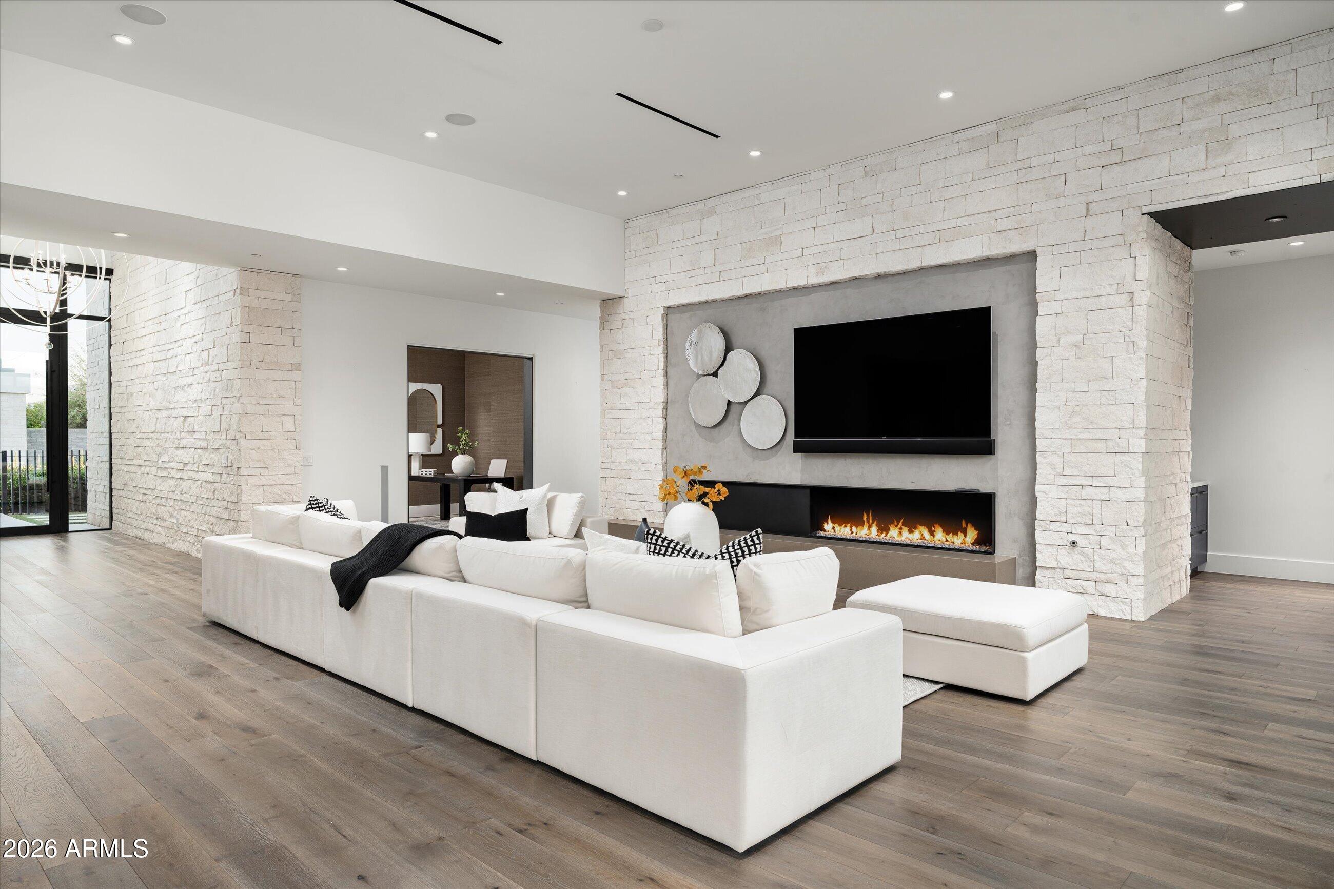 6838 E JOSHUA TREE Lane