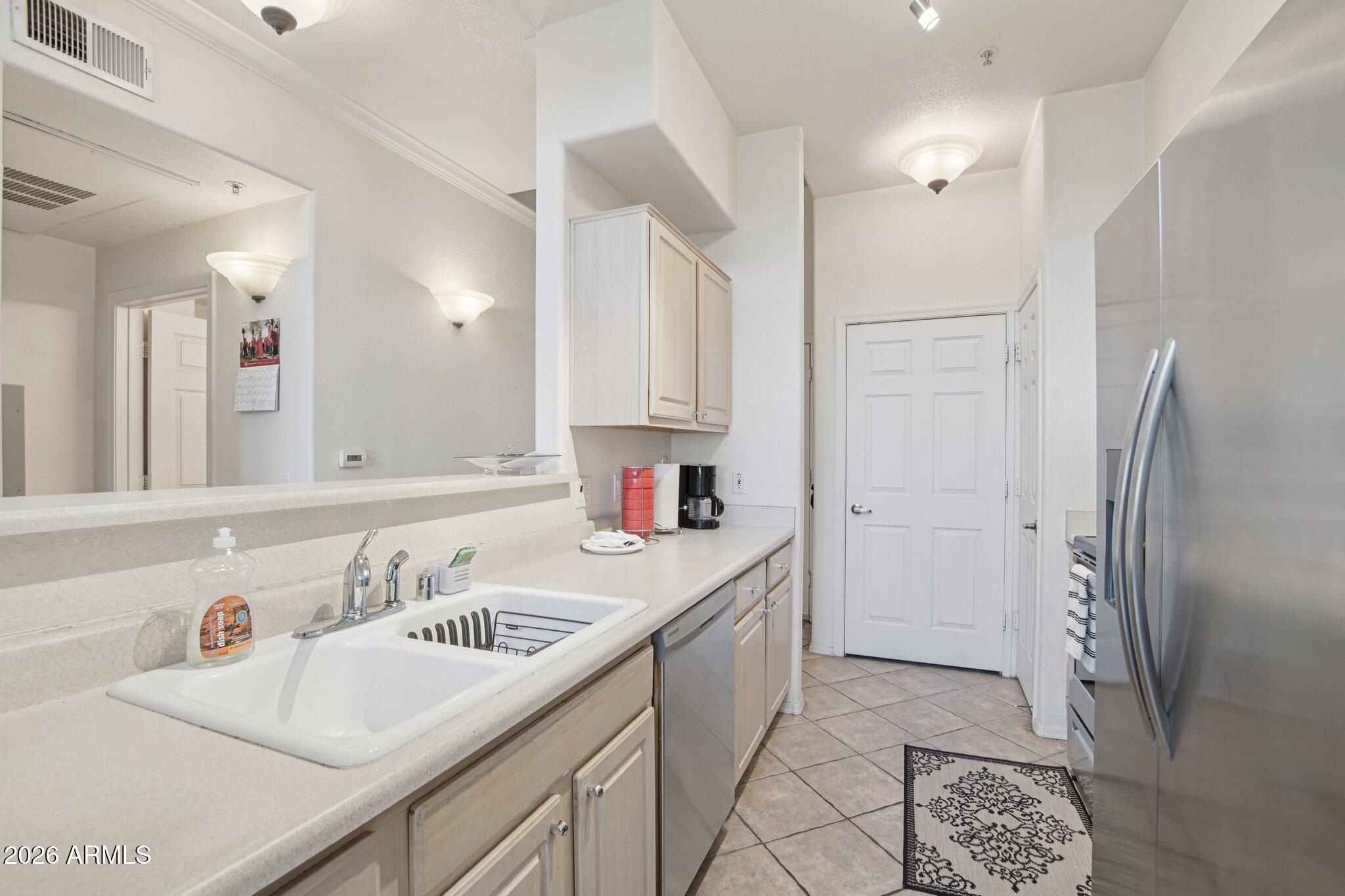 420 W 1ST Street 319