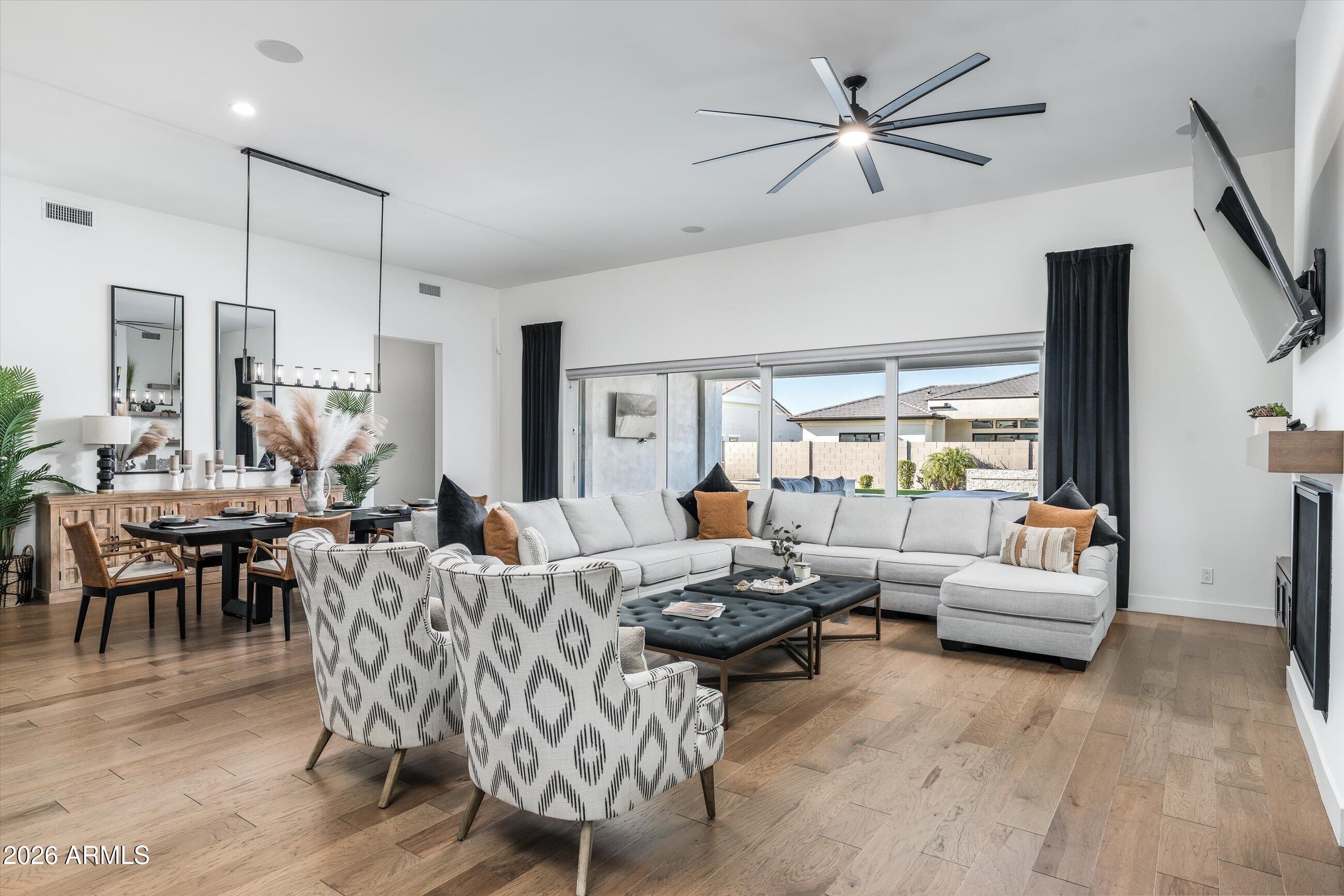 20756 E INDIANA Avenue