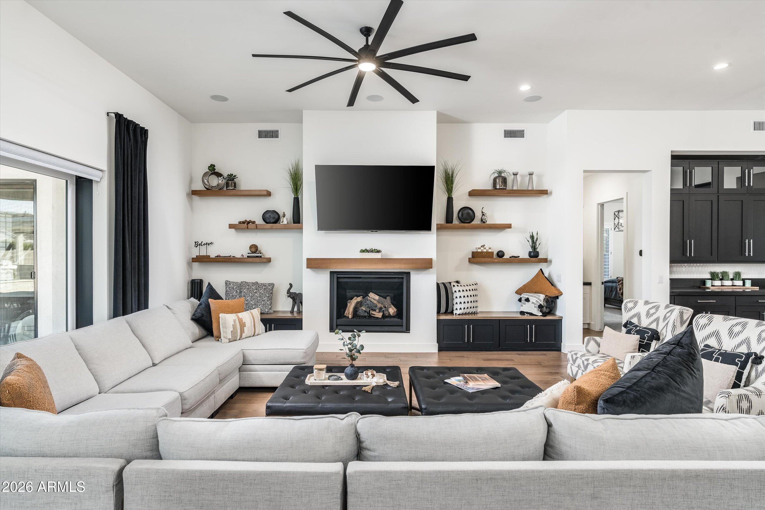 20756 E INDIANA Avenue