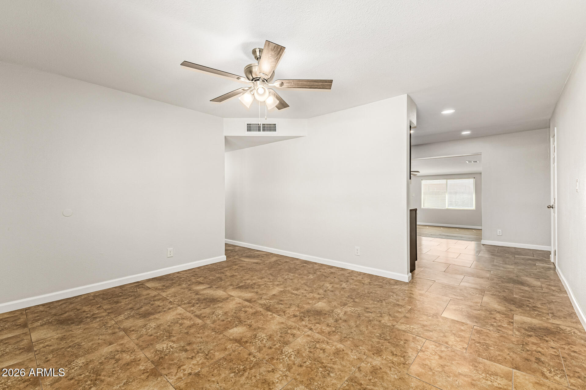 1101 W OAKLAND Street