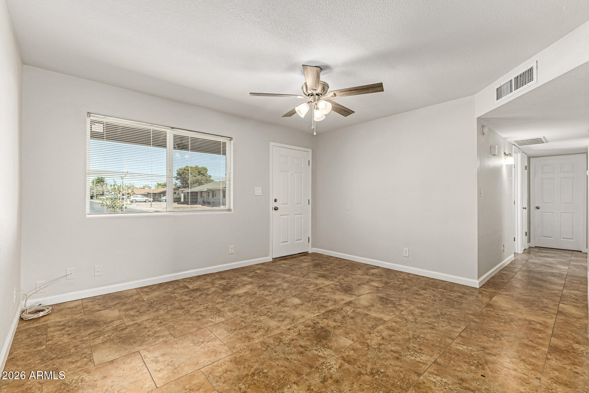1101 W OAKLAND Street