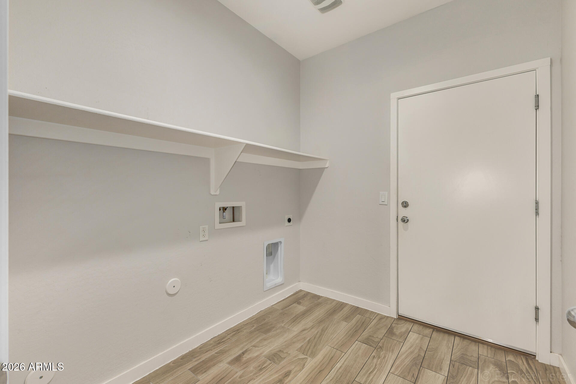 210 W SUNLAND Avenue