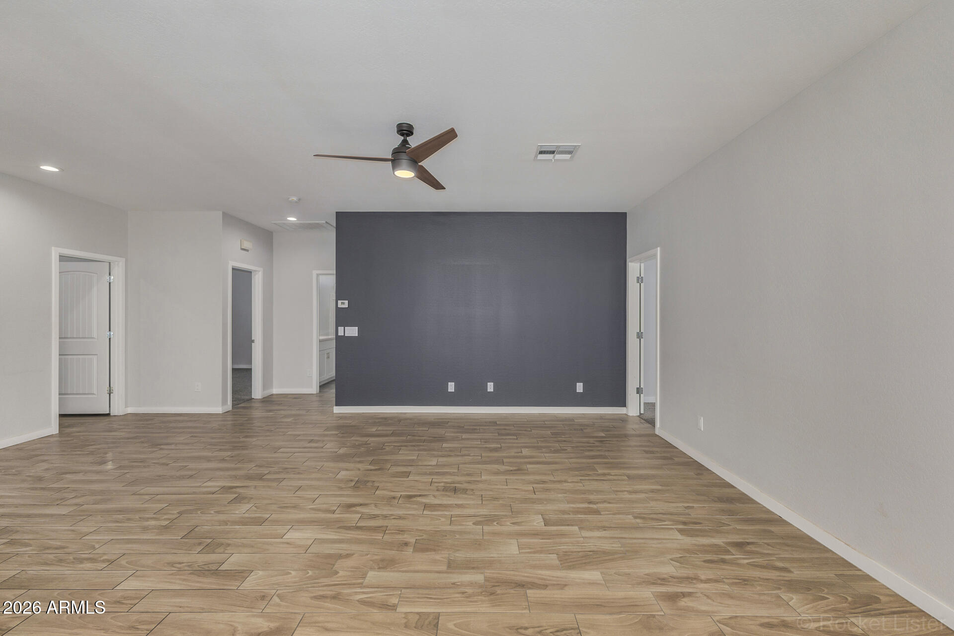 210 W SUNLAND Avenue