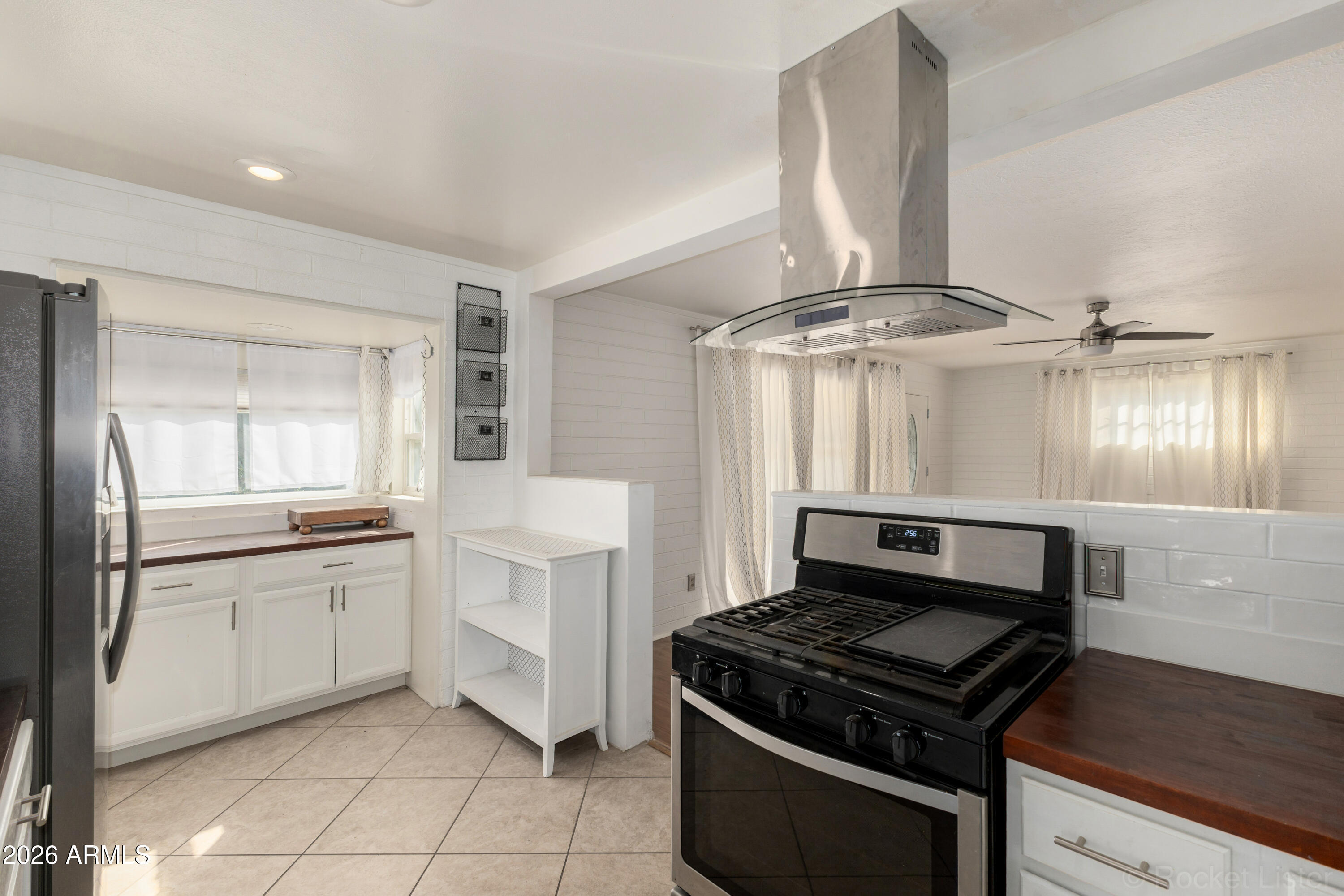 410 W PARKWAY Boulevard