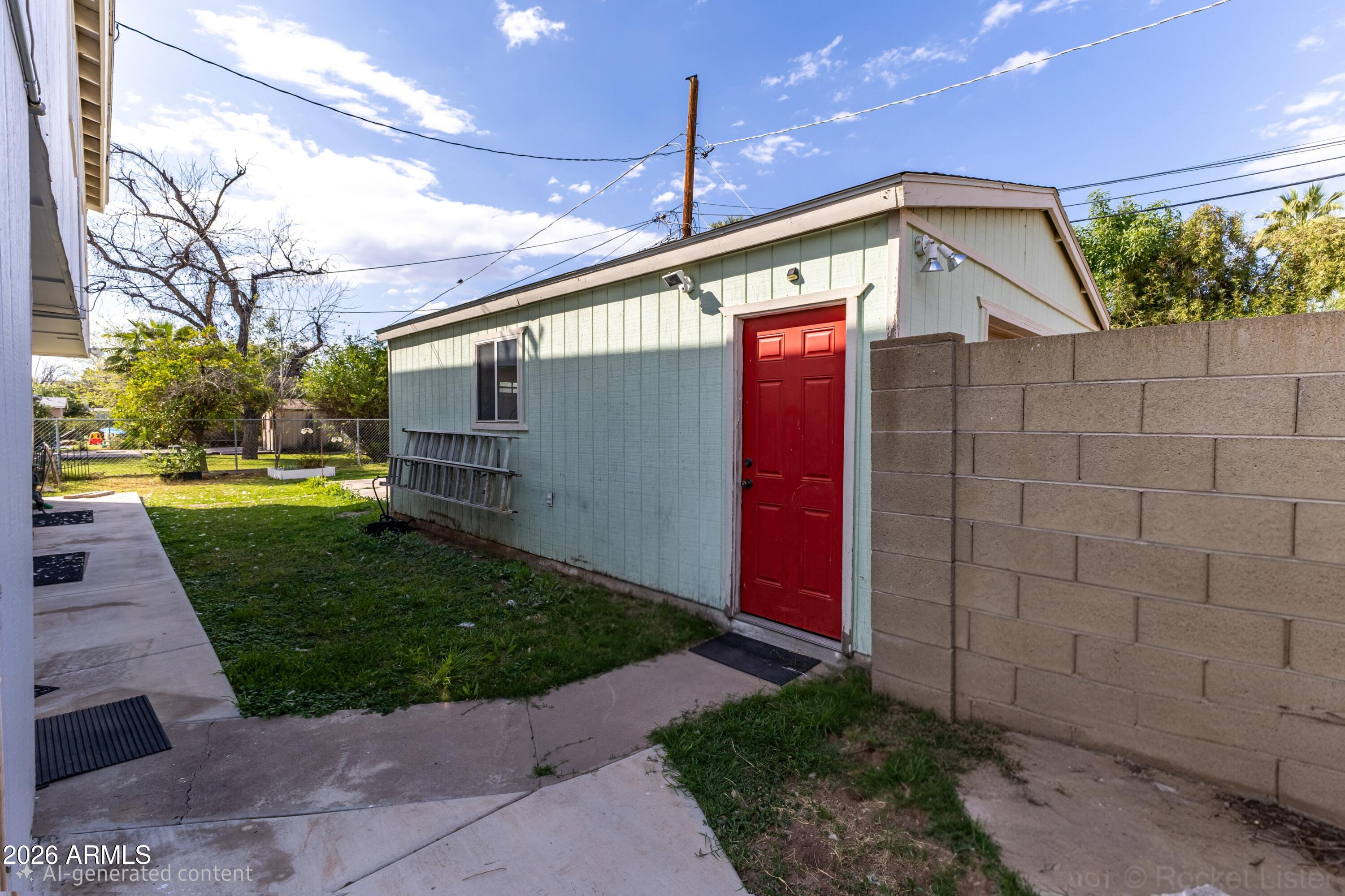 410 W PARKWAY Boulevard