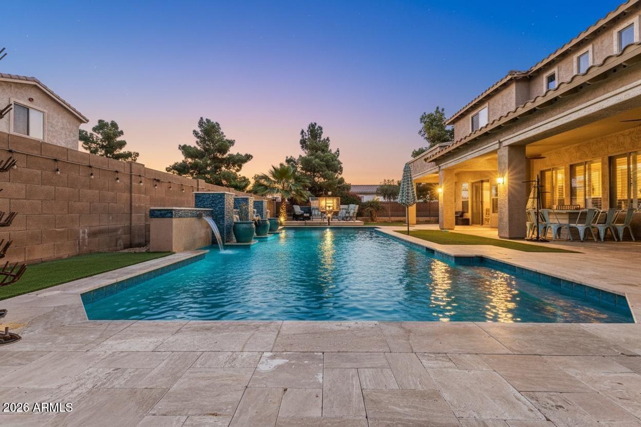 20394 E CALLE DE FLORES