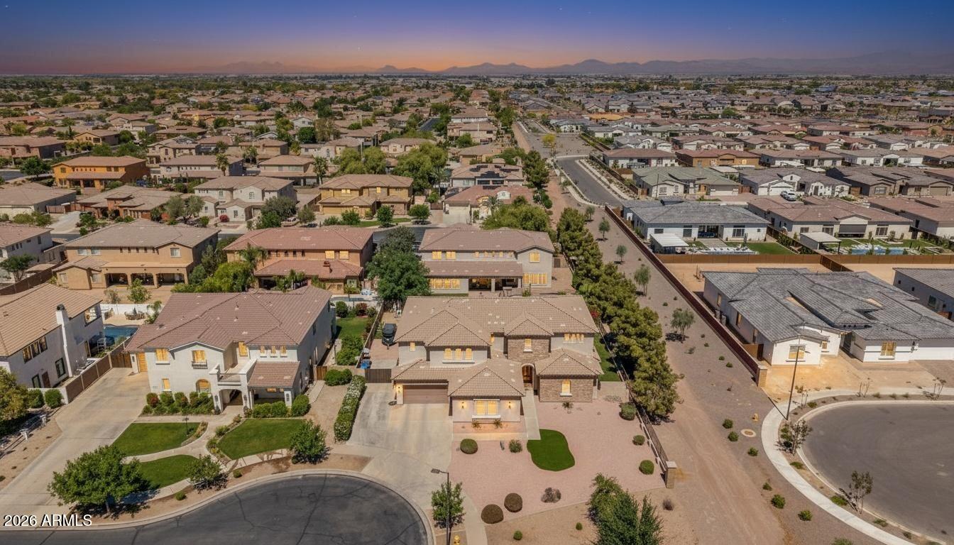 20394 E CALLE DE FLORES