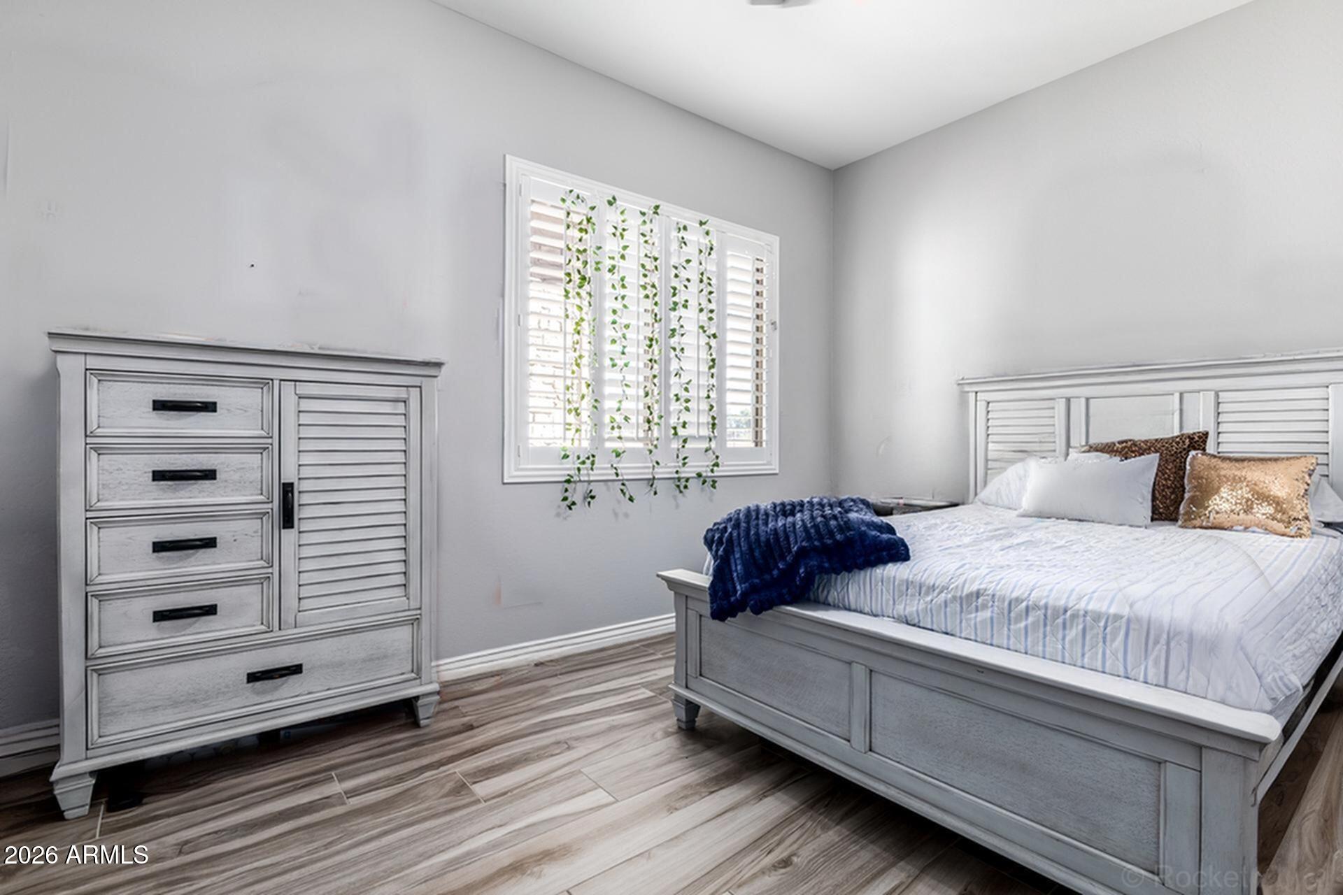 20394 E CALLE DE FLORES