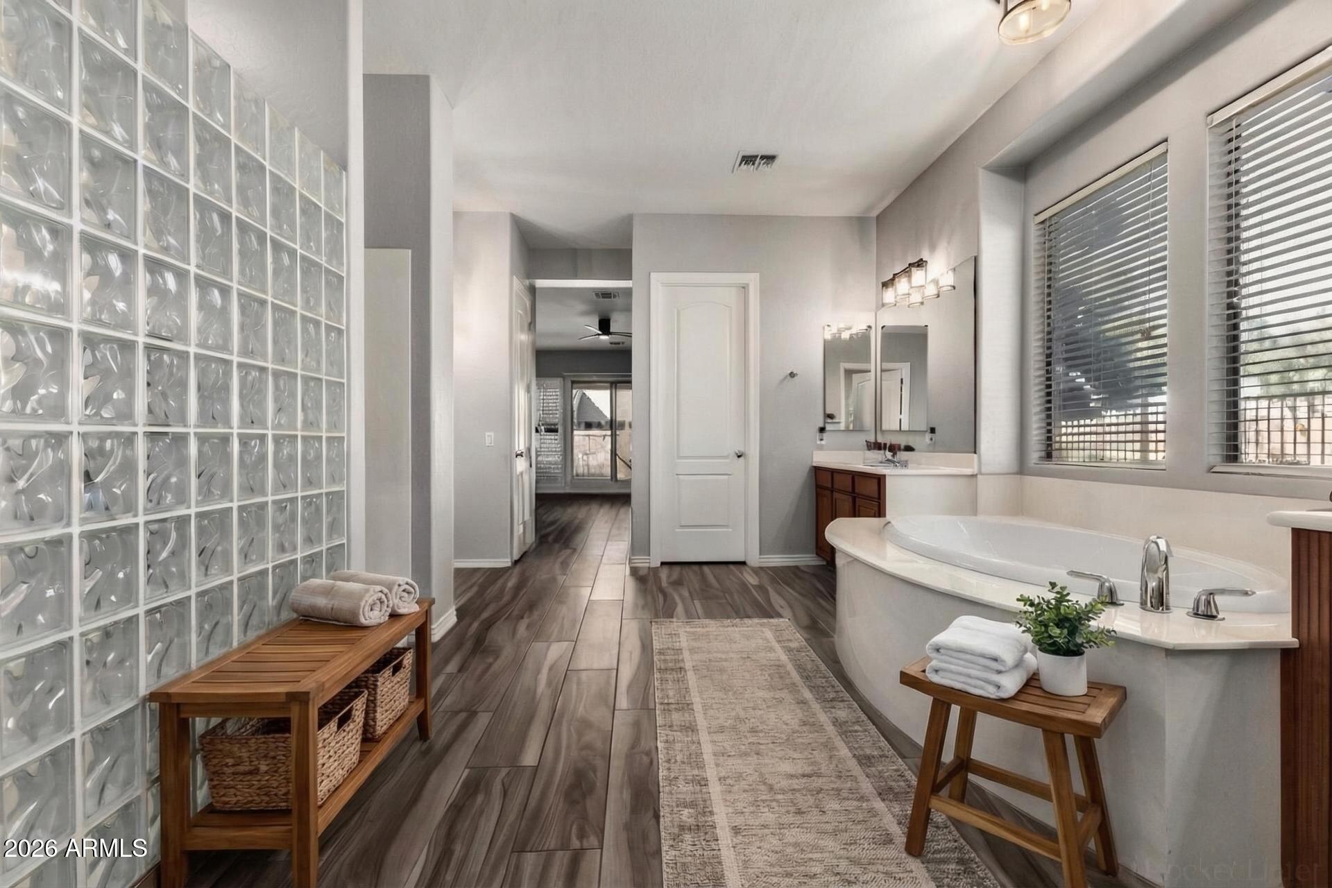 20394 E CALLE DE FLORES