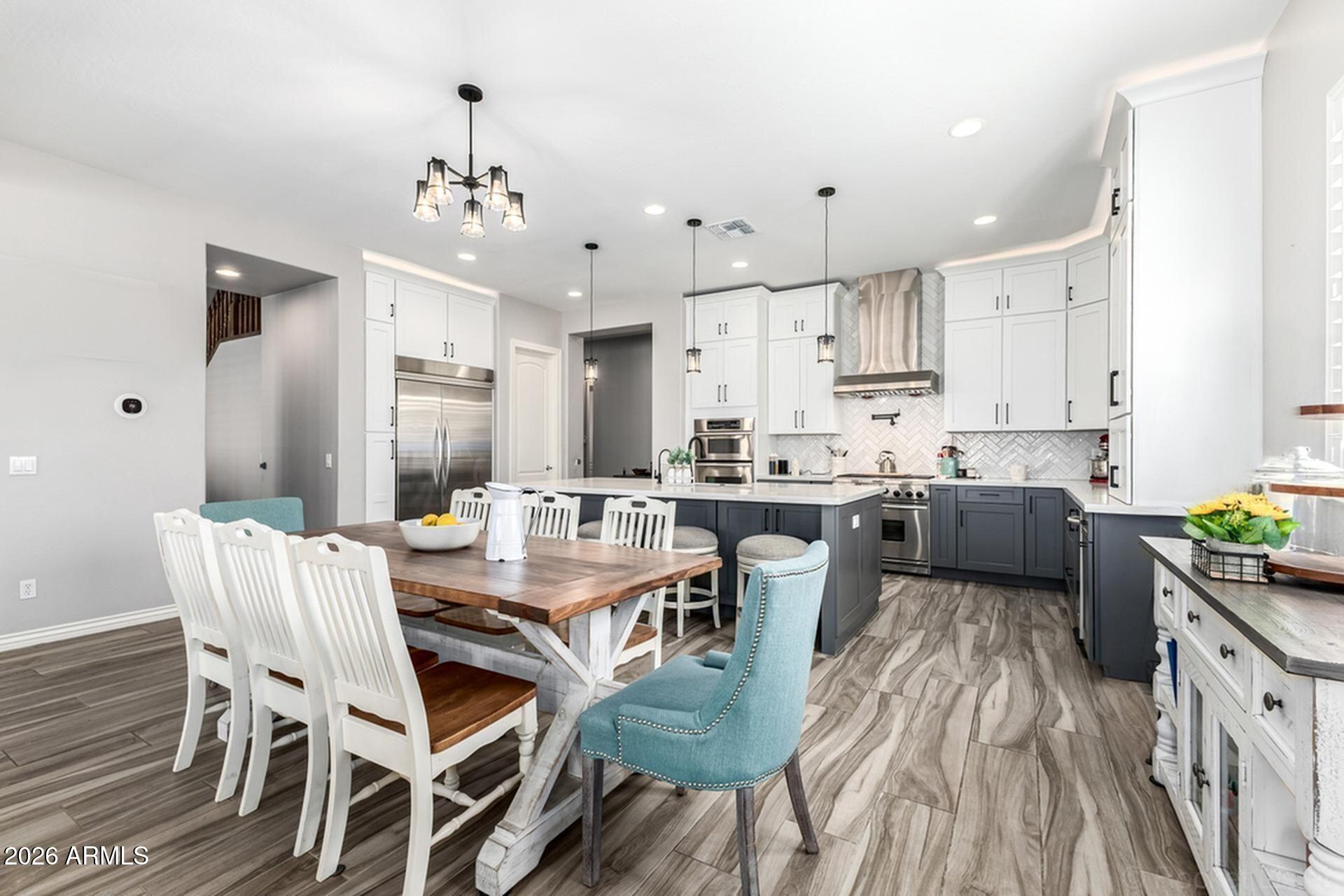 20394 E CALLE DE FLORES