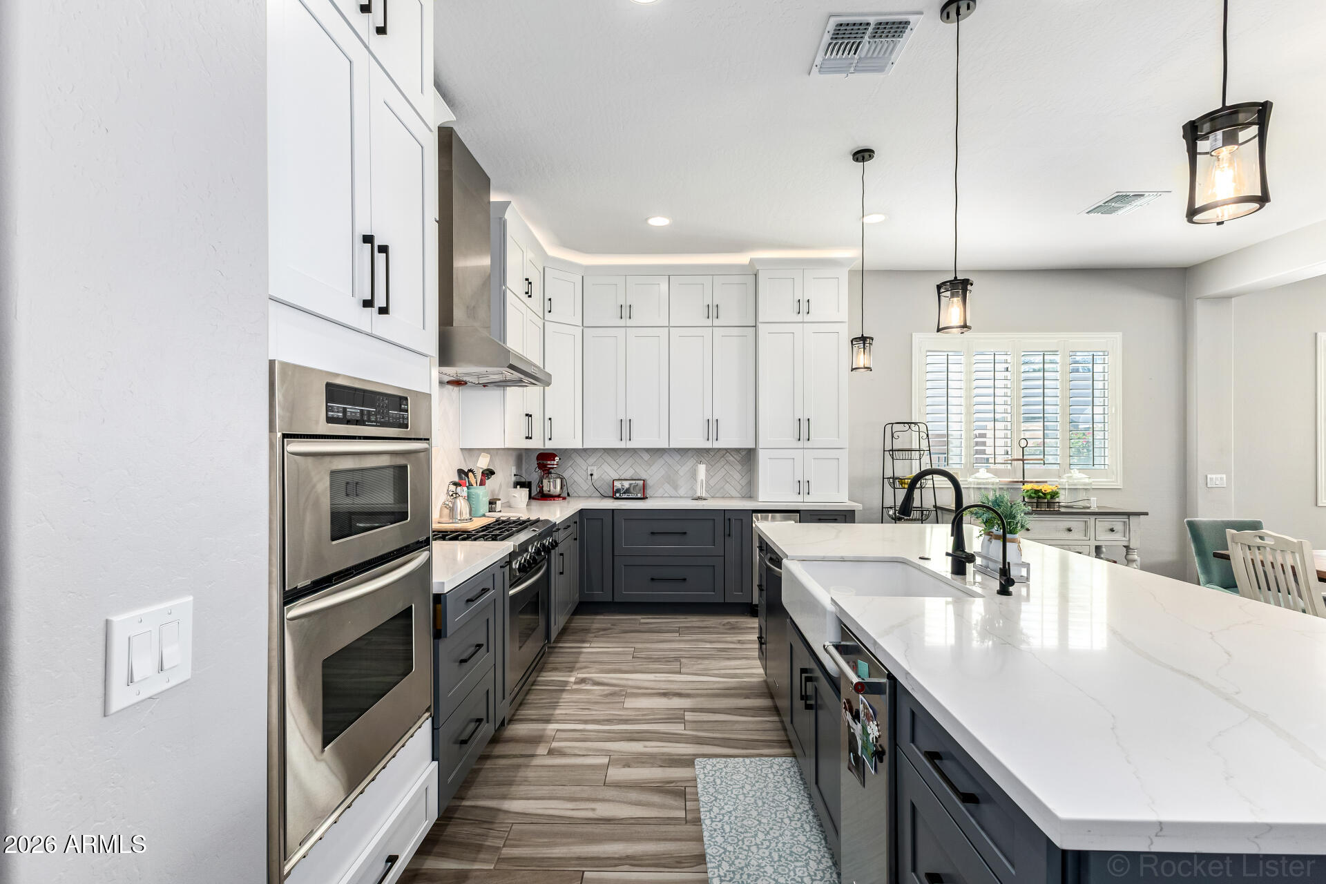 20394 E CALLE DE FLORES