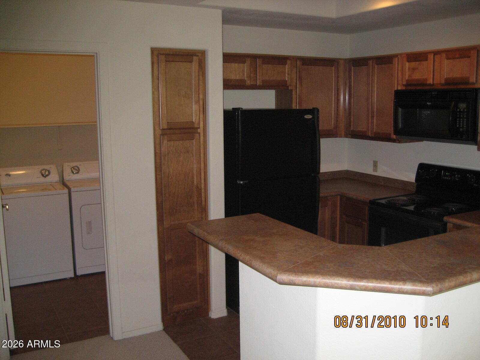 3830 E LAKEWOOD Parkway 2085